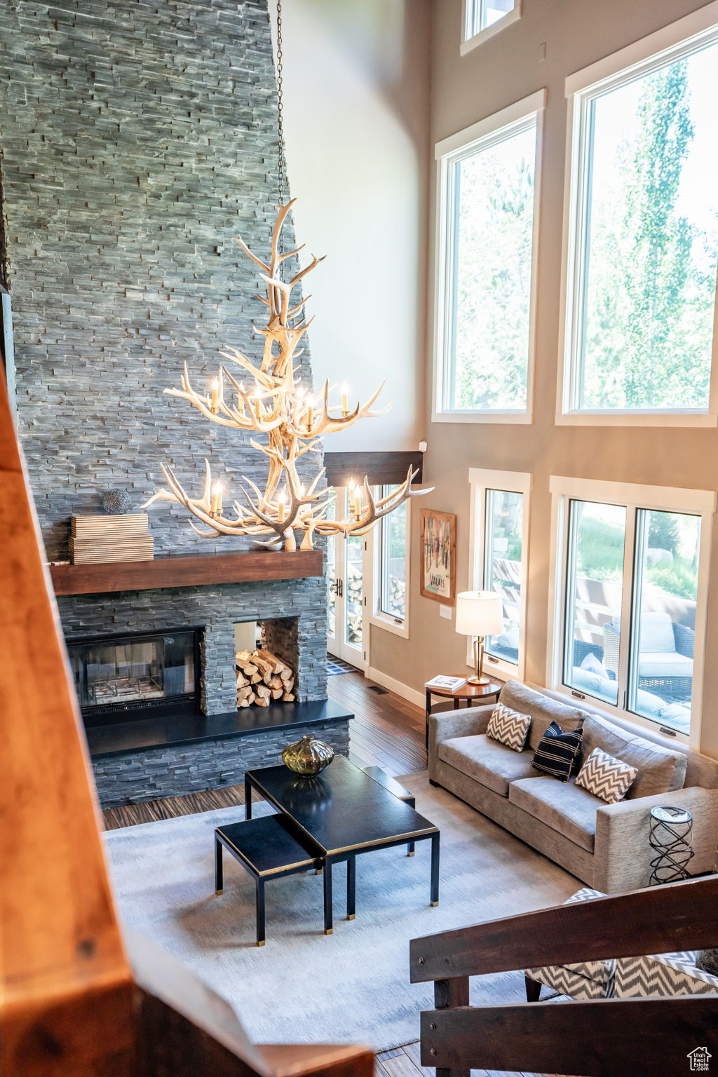 2540 QUEEN ESTHER DR