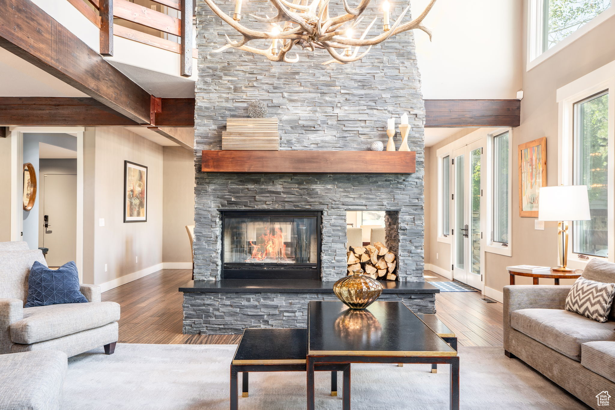 2540 QUEEN ESTHER DR