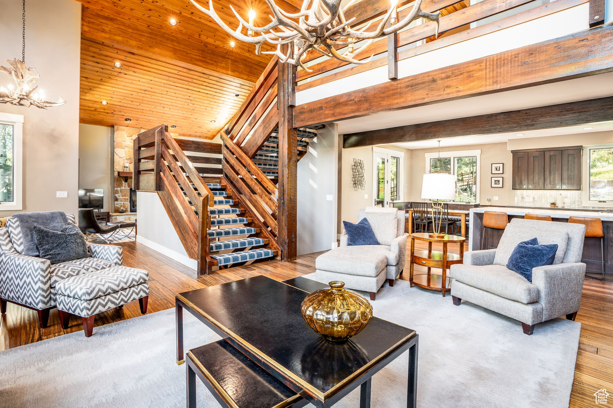 2540 QUEEN ESTHER DR
