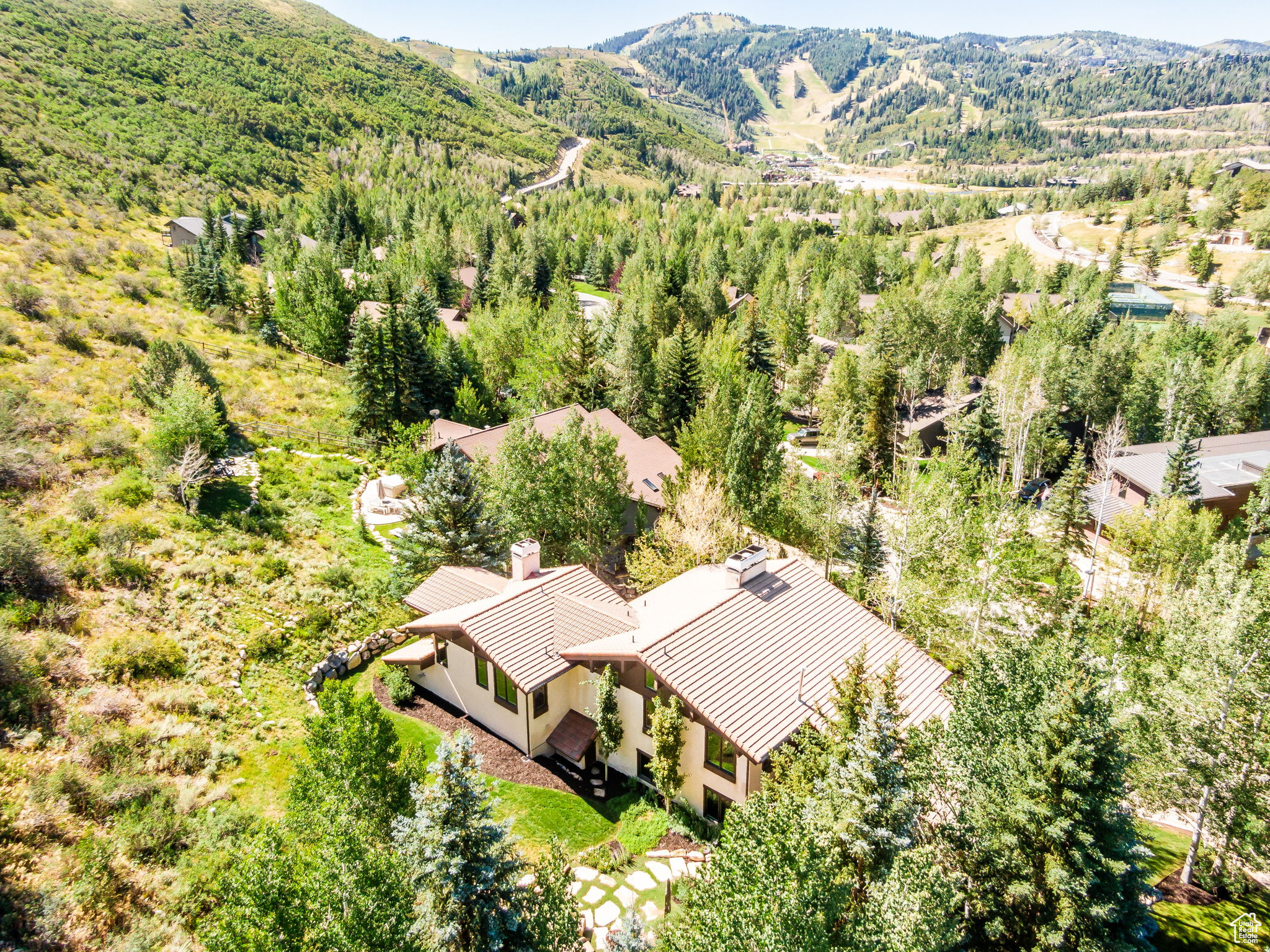 2540 QUEEN ESTHER DR