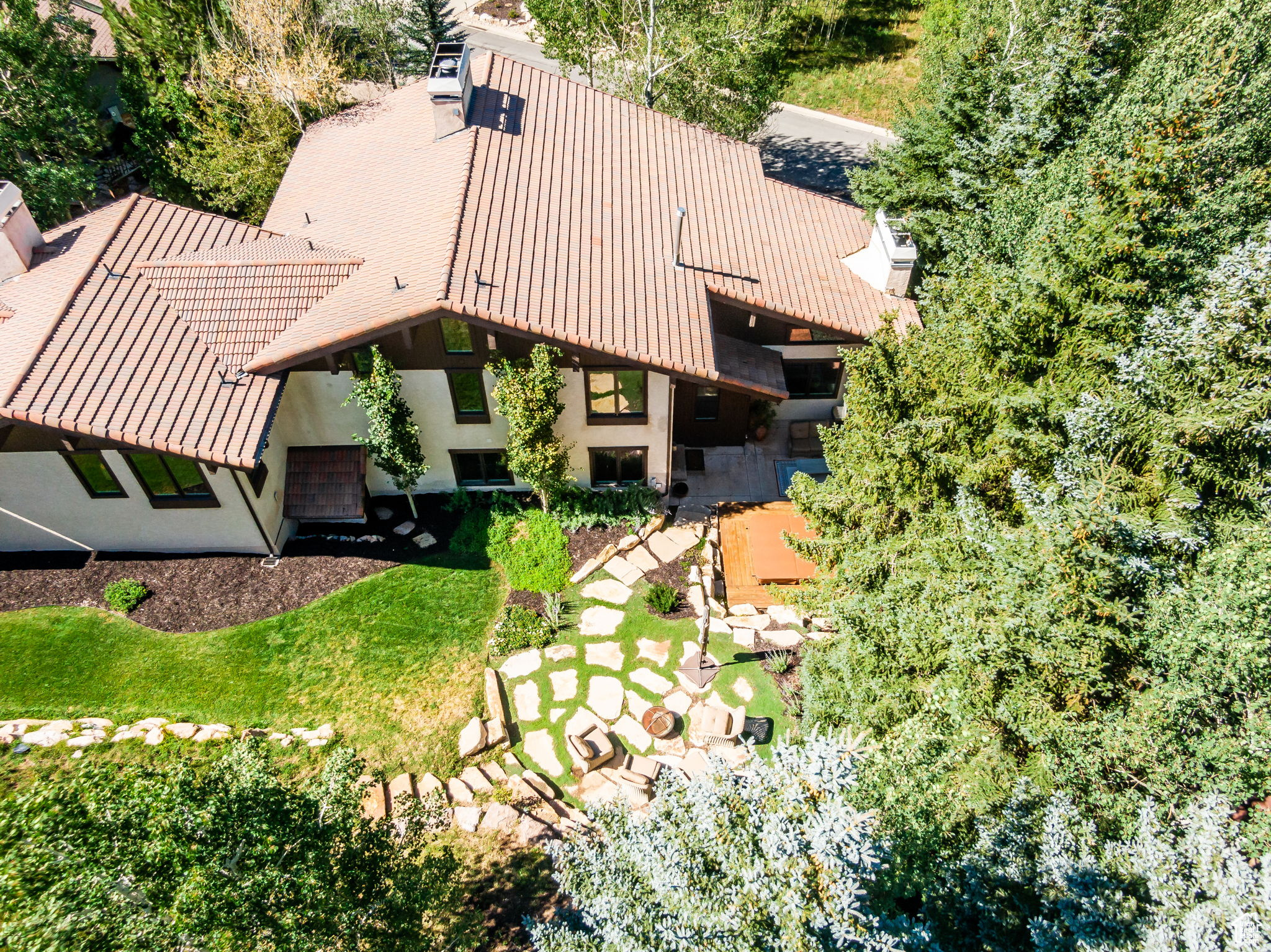 2540 QUEEN ESTHER DR