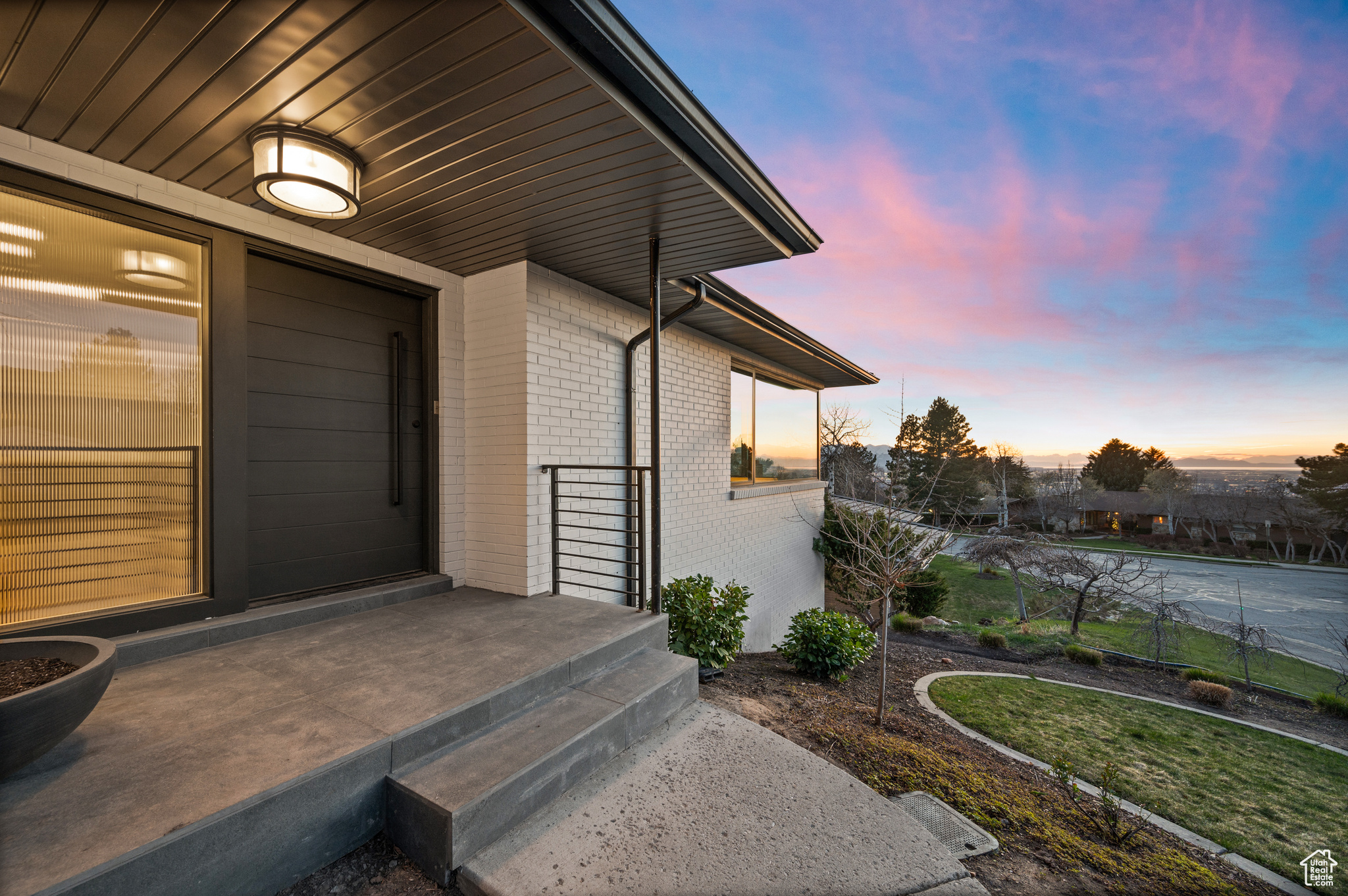 2990 E SHERWOOD DR