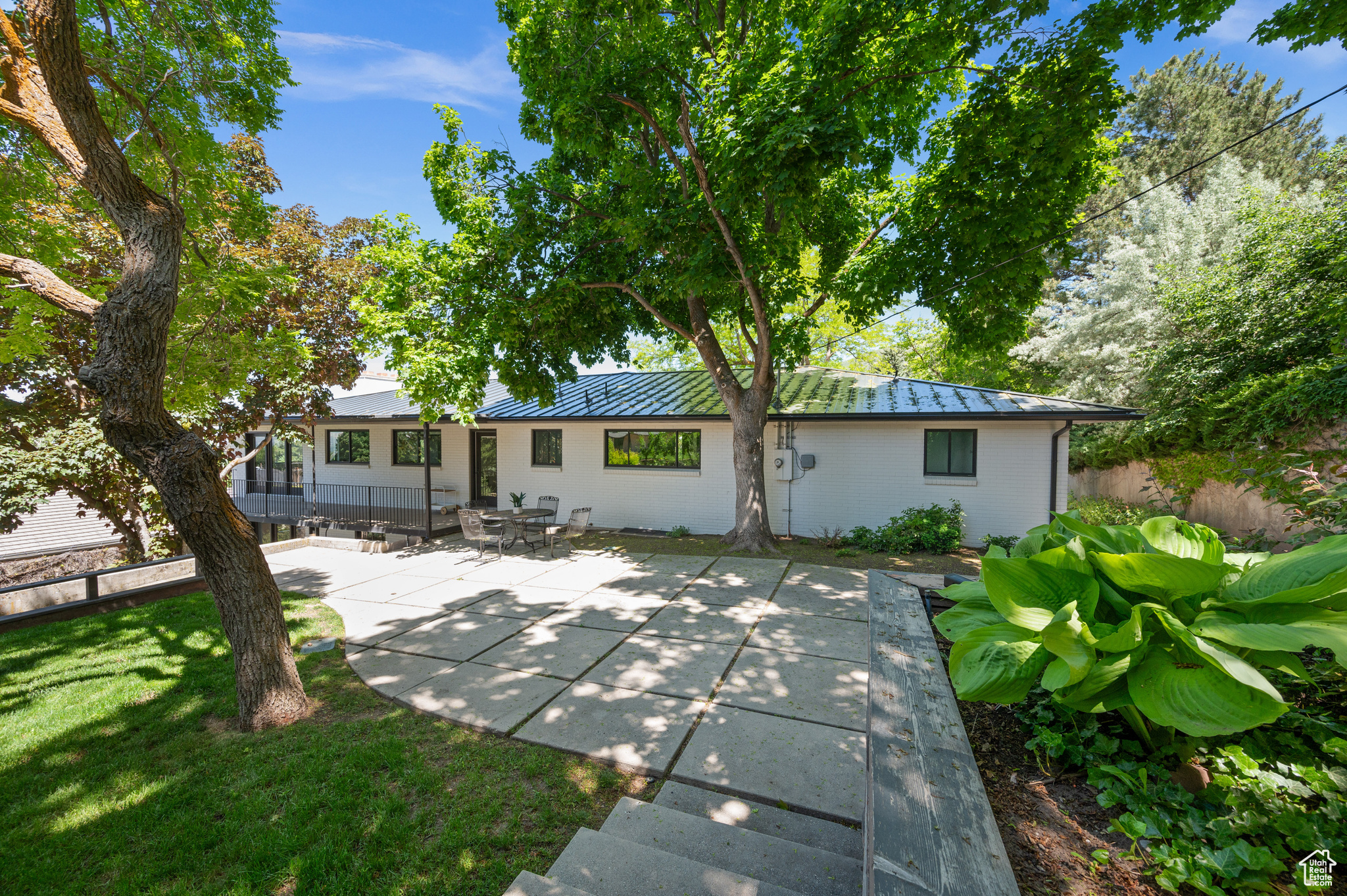 2990 E SHERWOOD DR