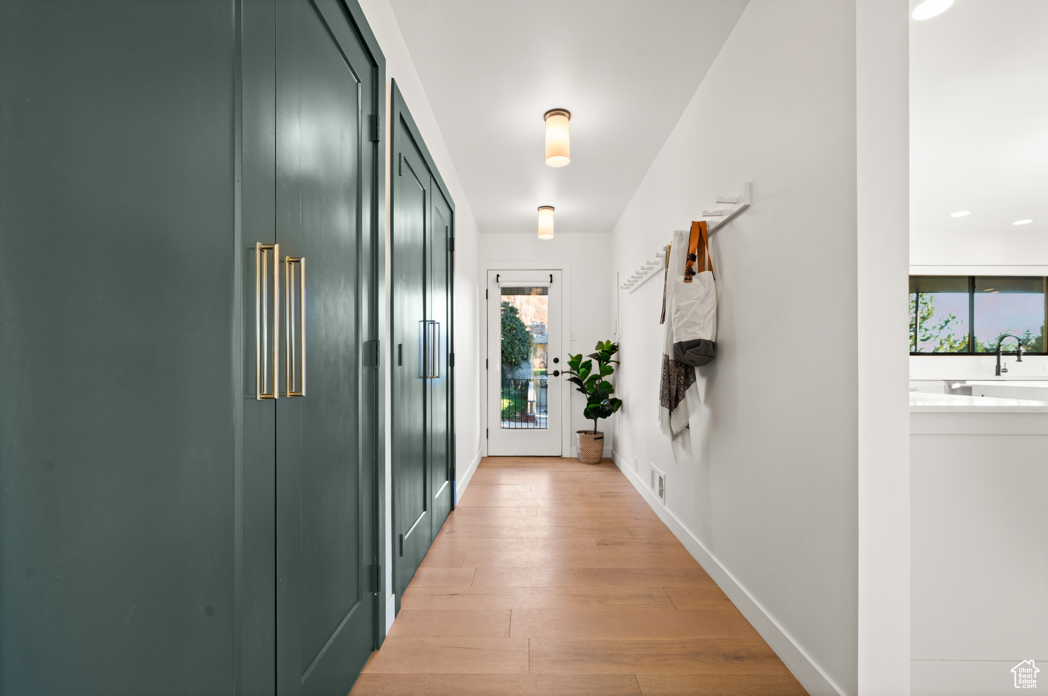 2990 E SHERWOOD DR