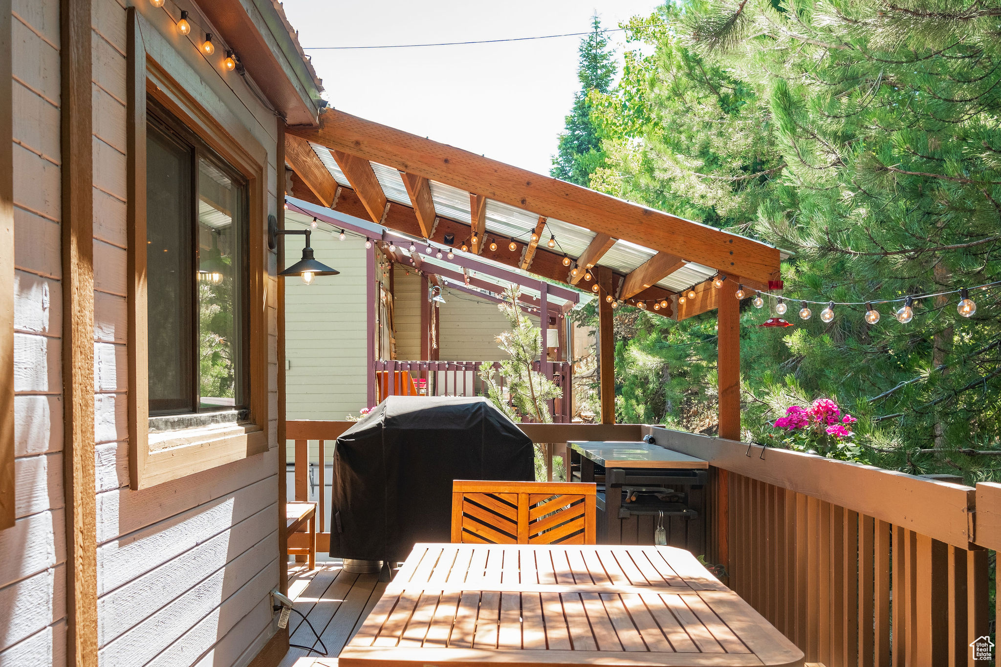 1119 WOODSIDE AVE