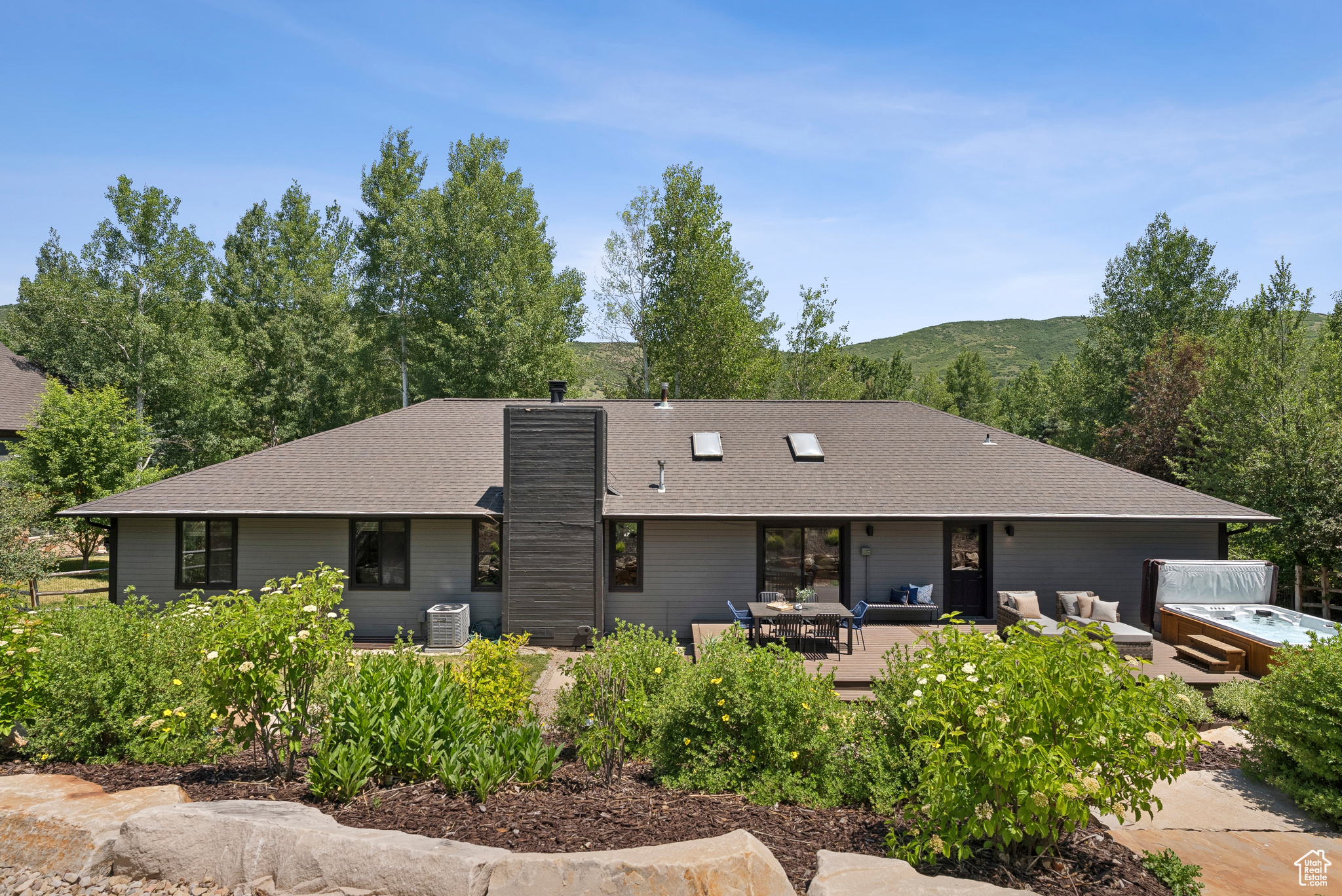 3041 HOMESTEAD RD