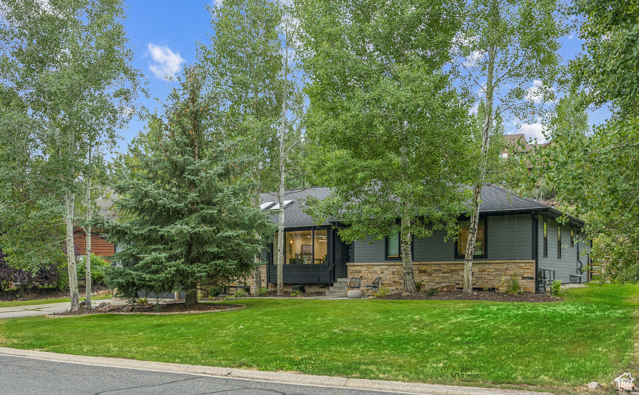 3041 HOMESTEAD RD