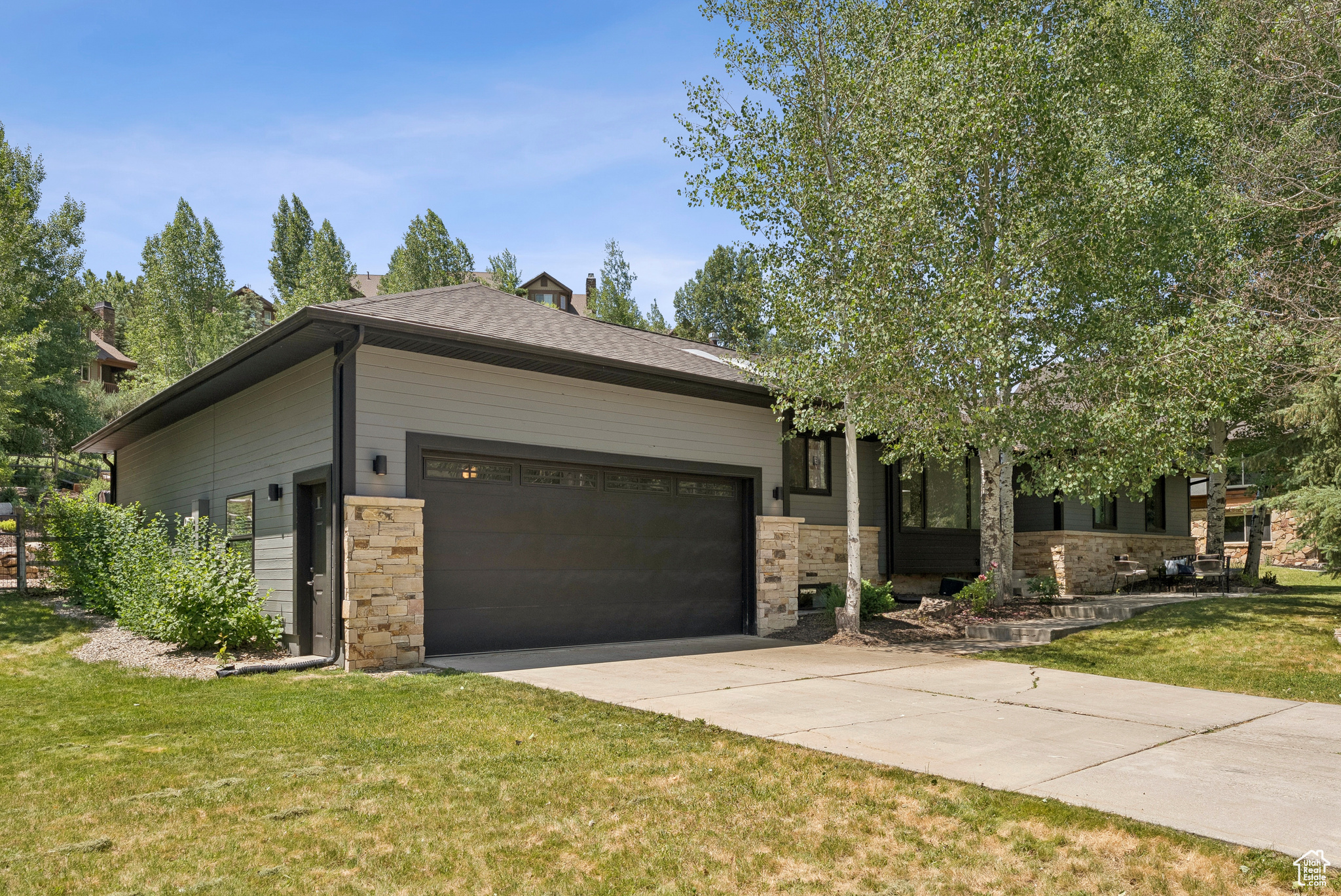 3041 HOMESTEAD RD