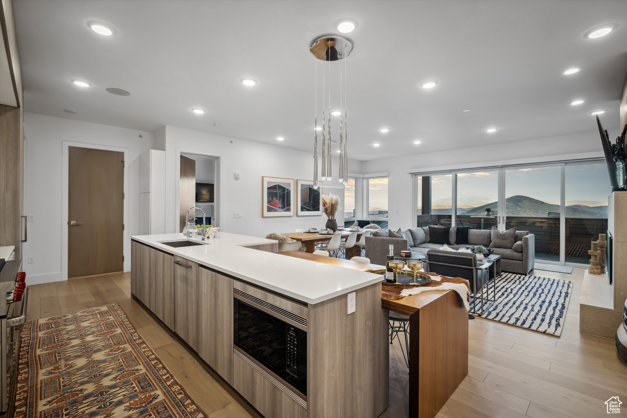 2752 W HIGH MOUNTAIN RD #208
