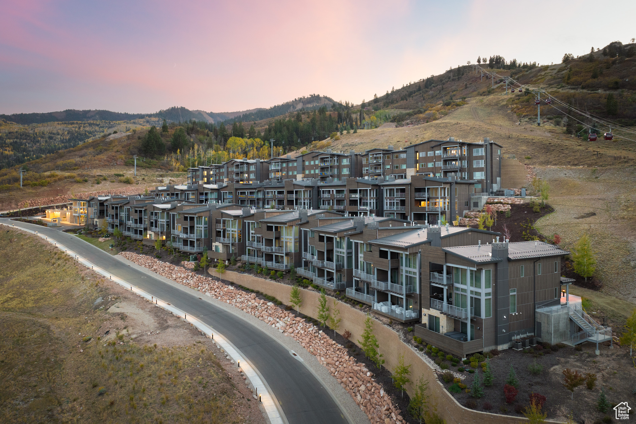 2752 W HIGH MOUNTAIN RD #208