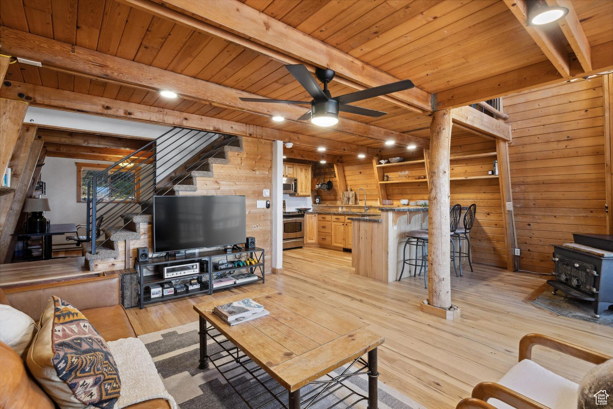 2112 PINE MEADOW DR