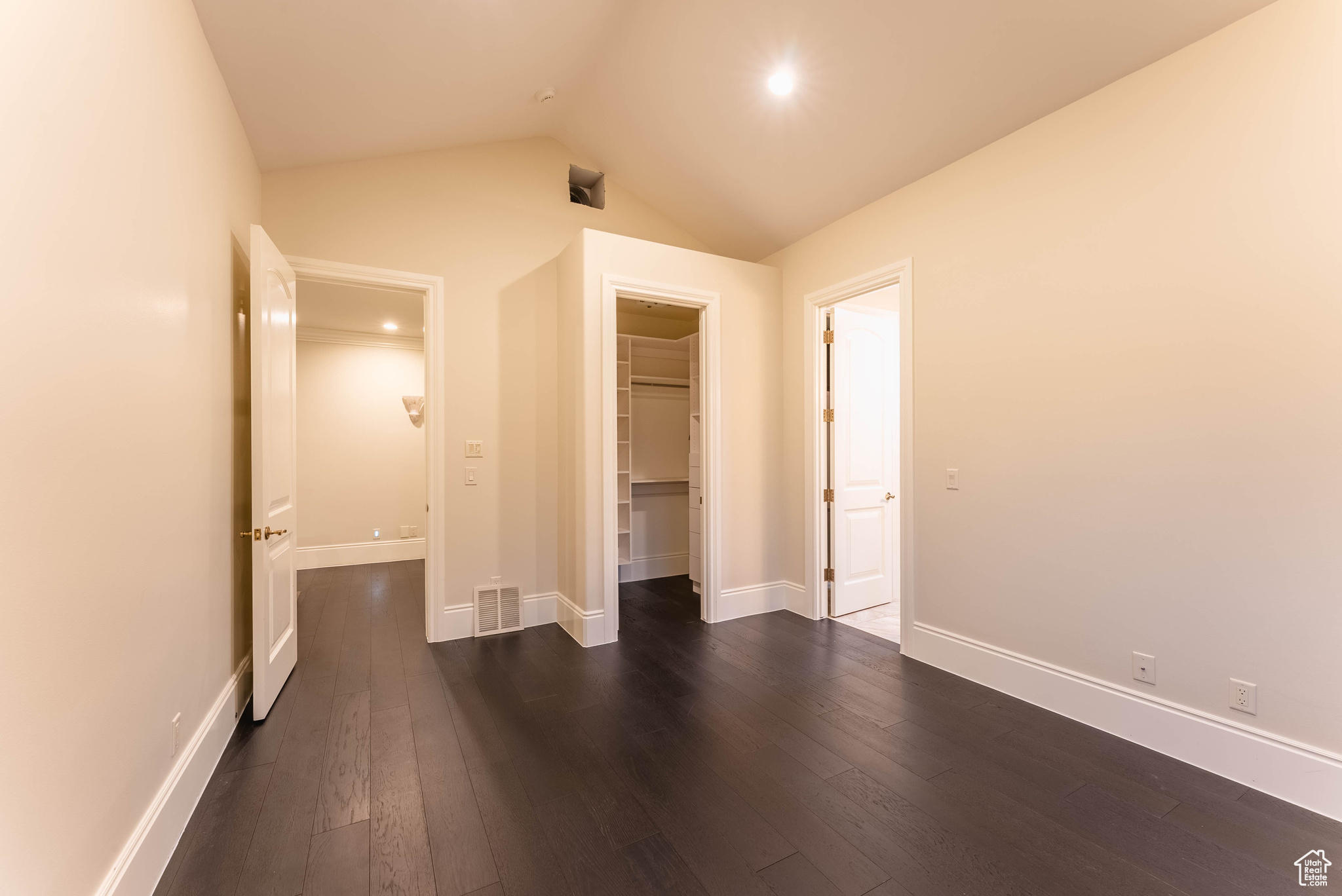 11 BENTBROOK LN