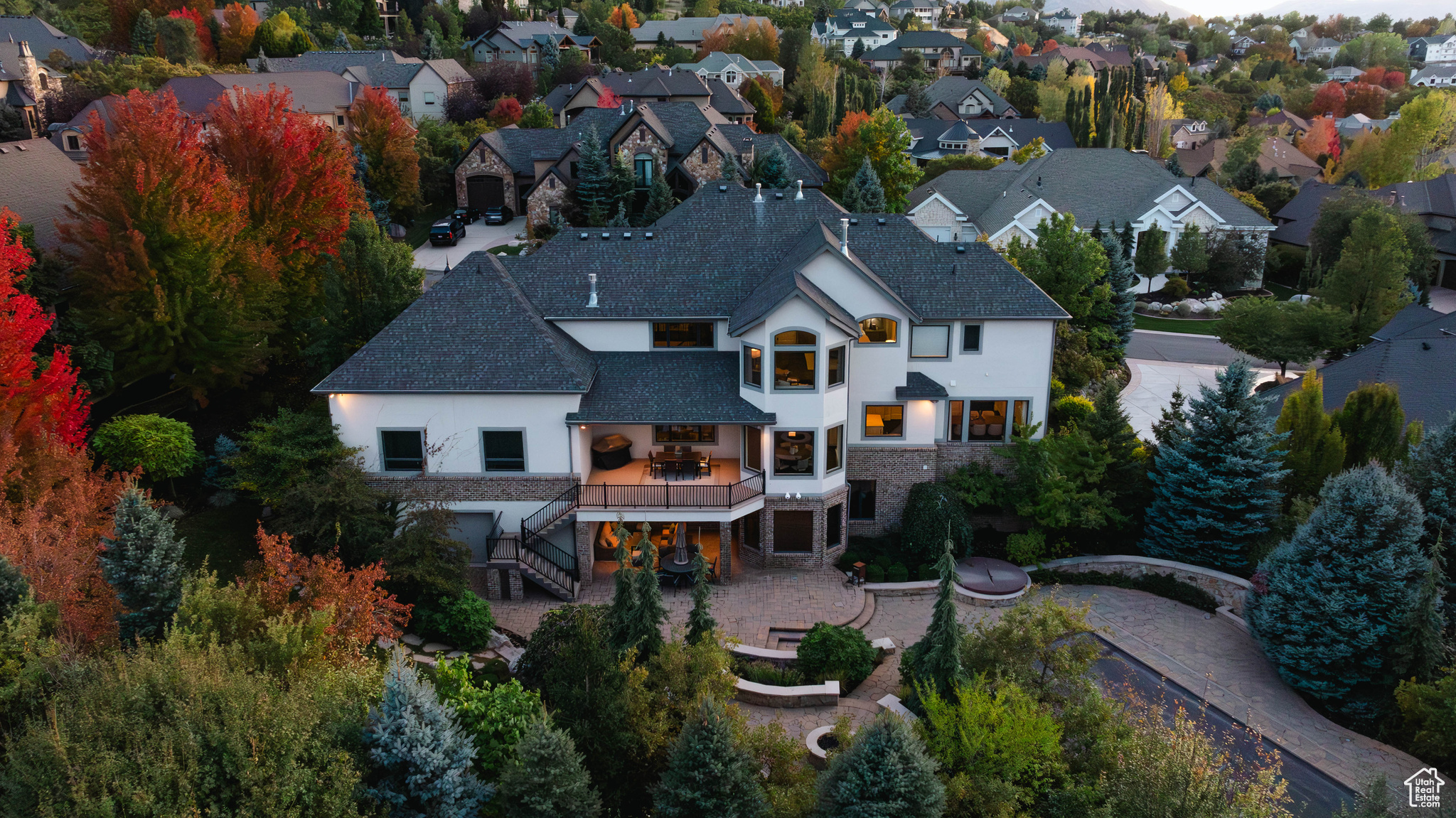 11 BENTBROOK LN