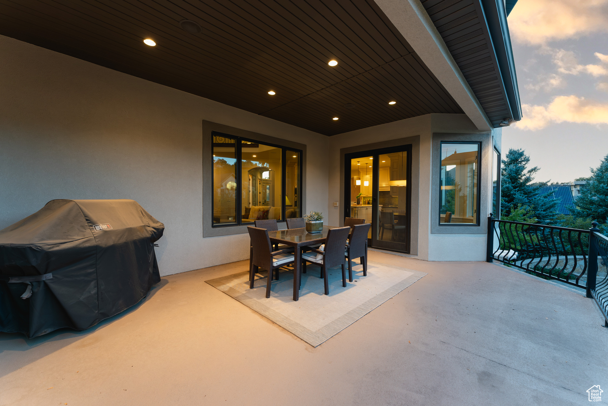 11 BENTBROOK LN