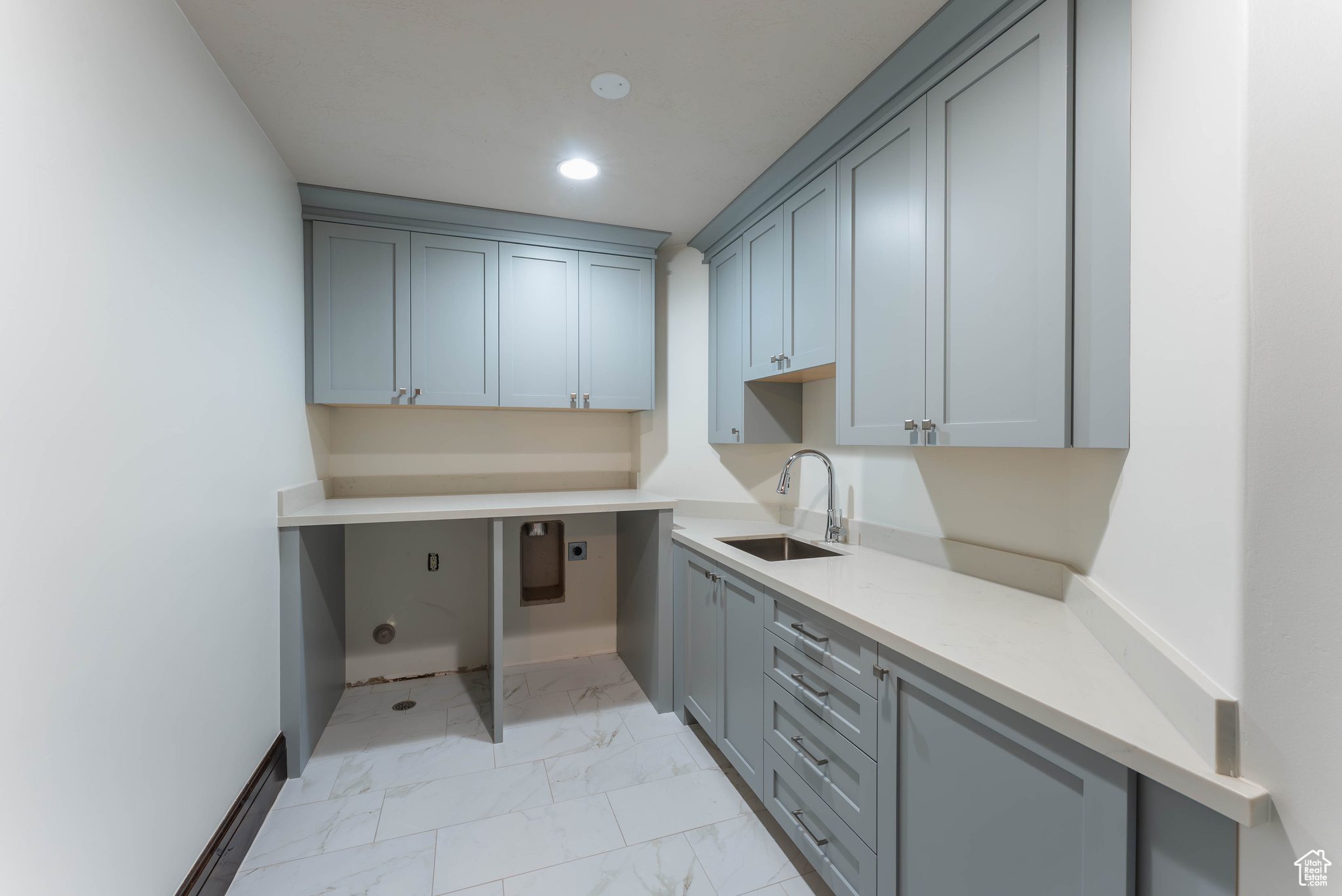 11 BENTBROOK LN