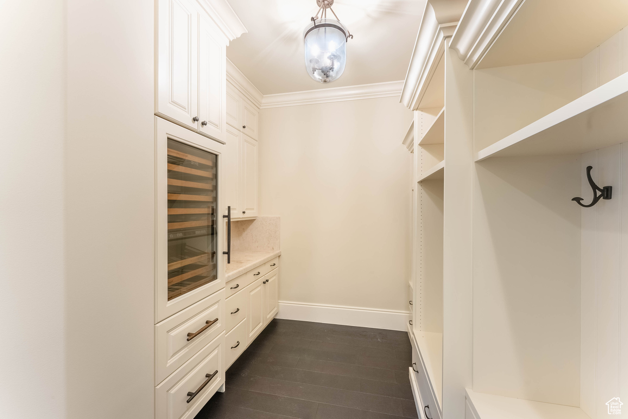 11 BENTBROOK LN