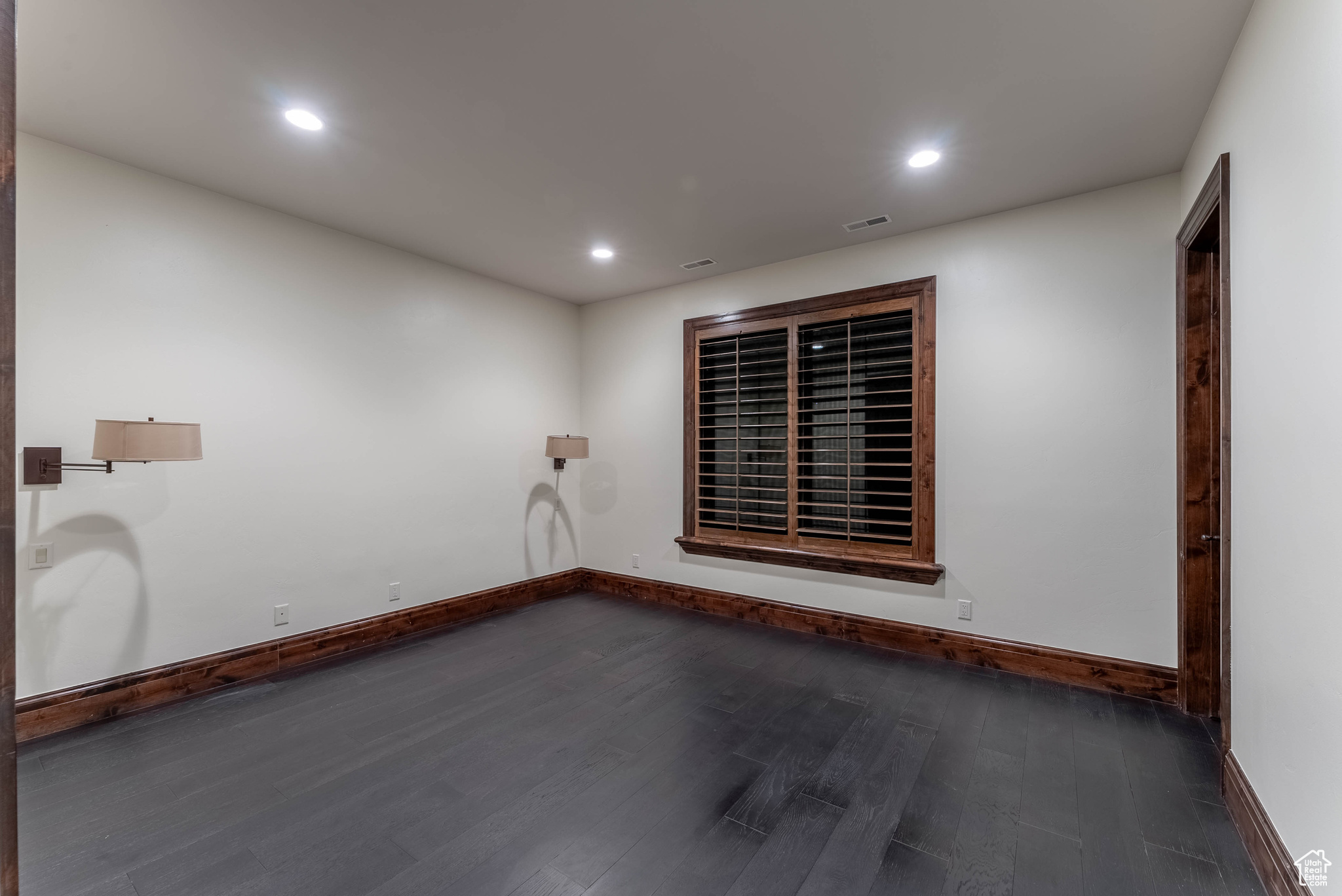 11 BENTBROOK LN