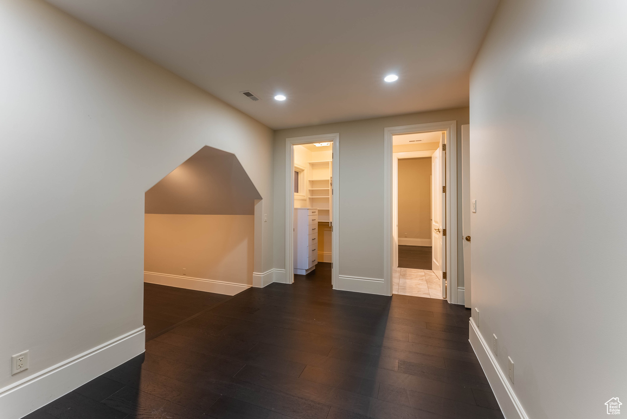 11 BENTBROOK LN