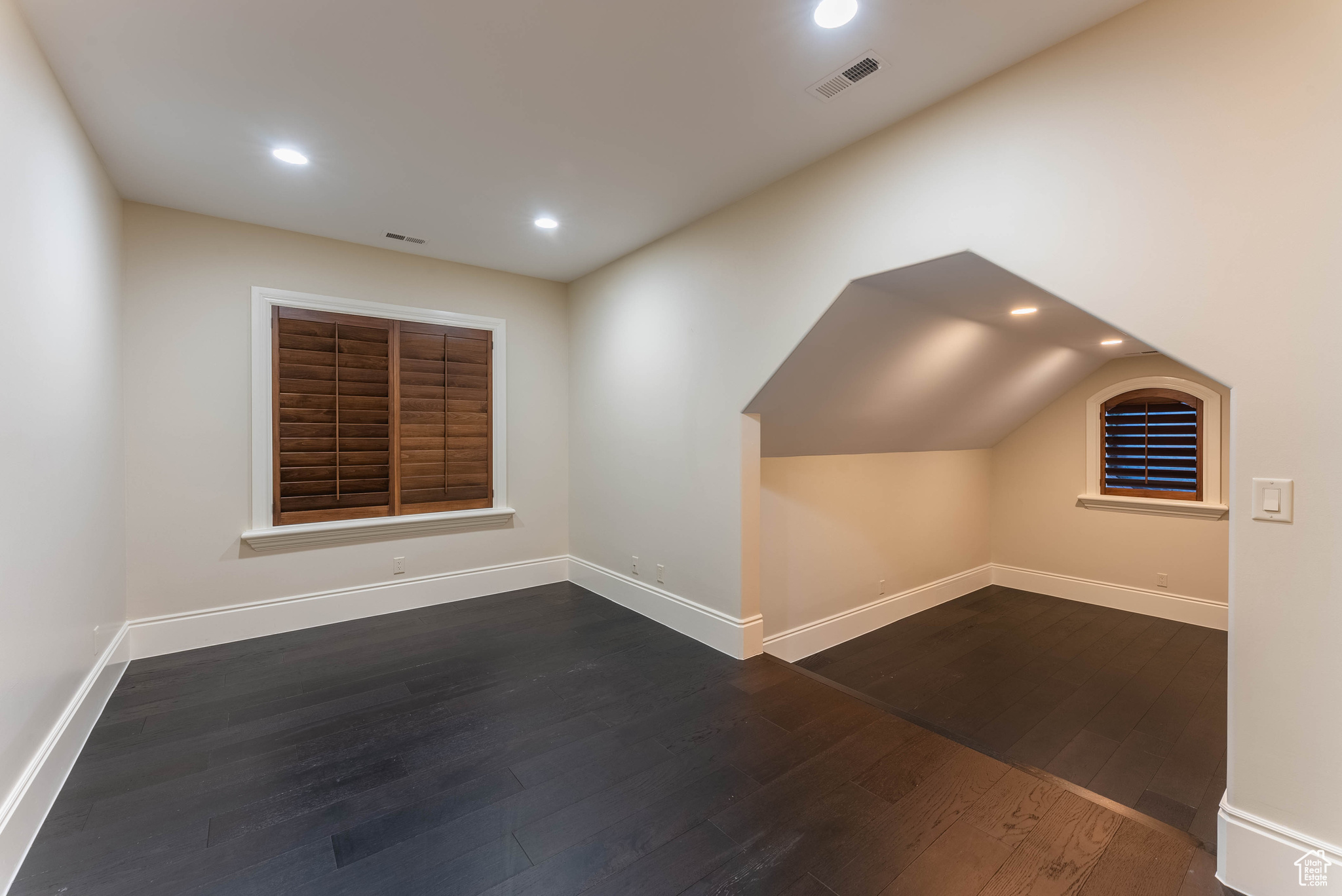 11 BENTBROOK LN