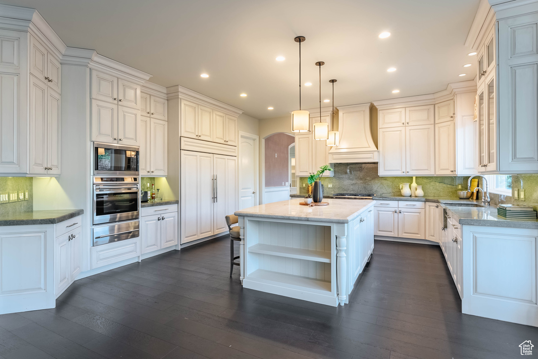 11 BENTBROOK LN