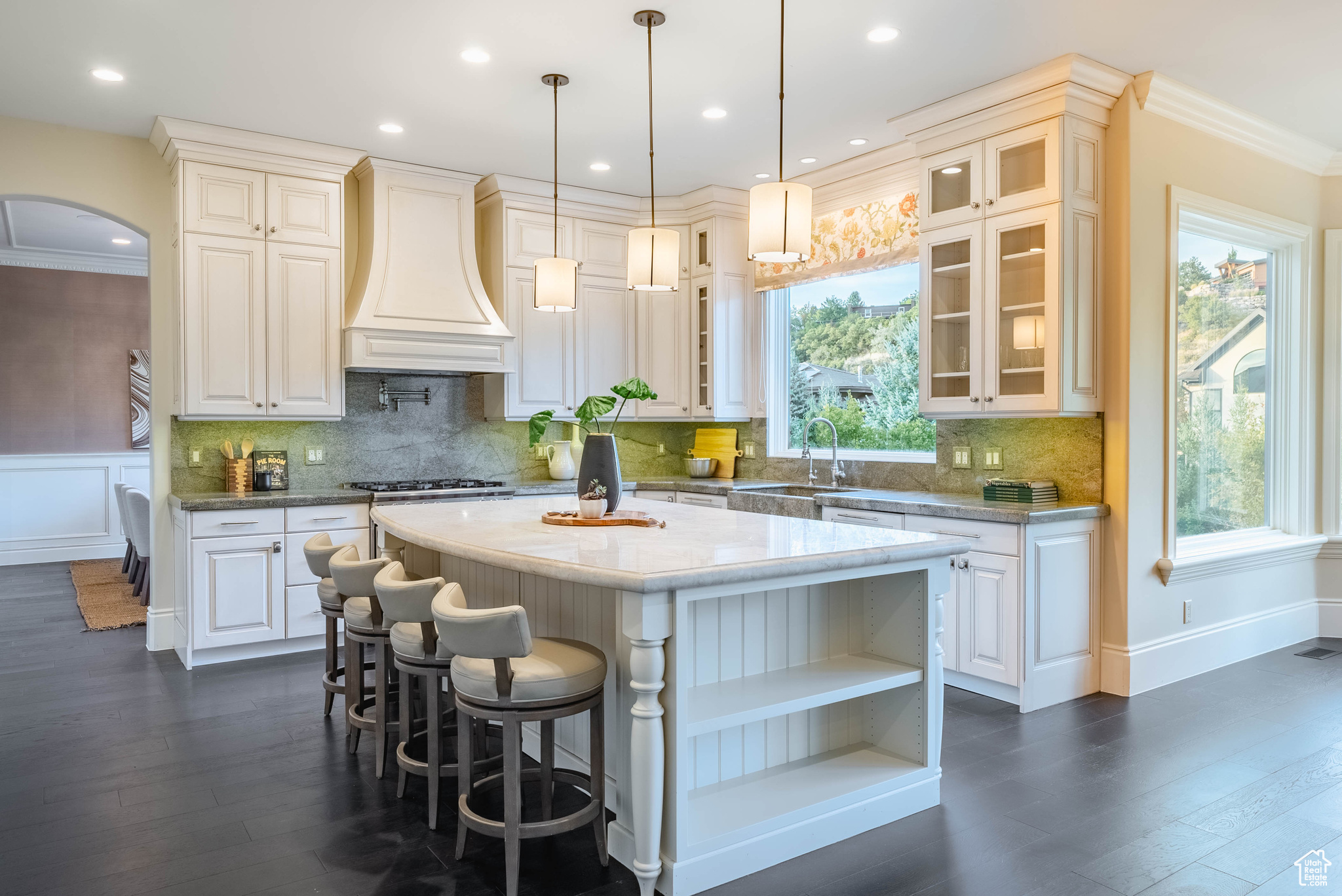 11 BENTBROOK LN