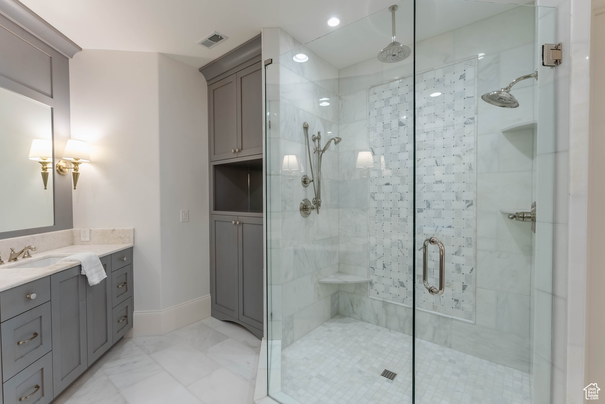 11 BENTBROOK LN