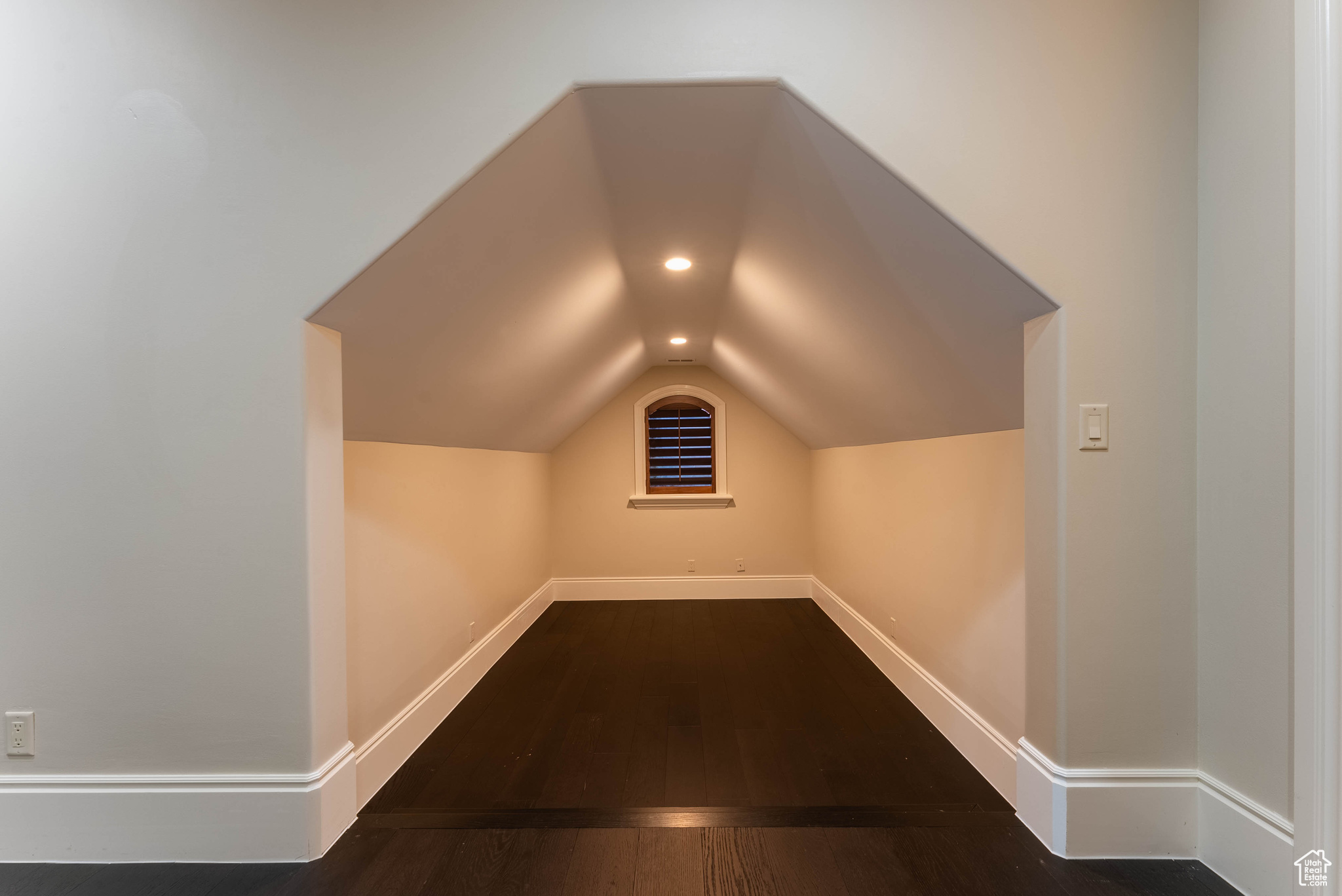 11 BENTBROOK LN
