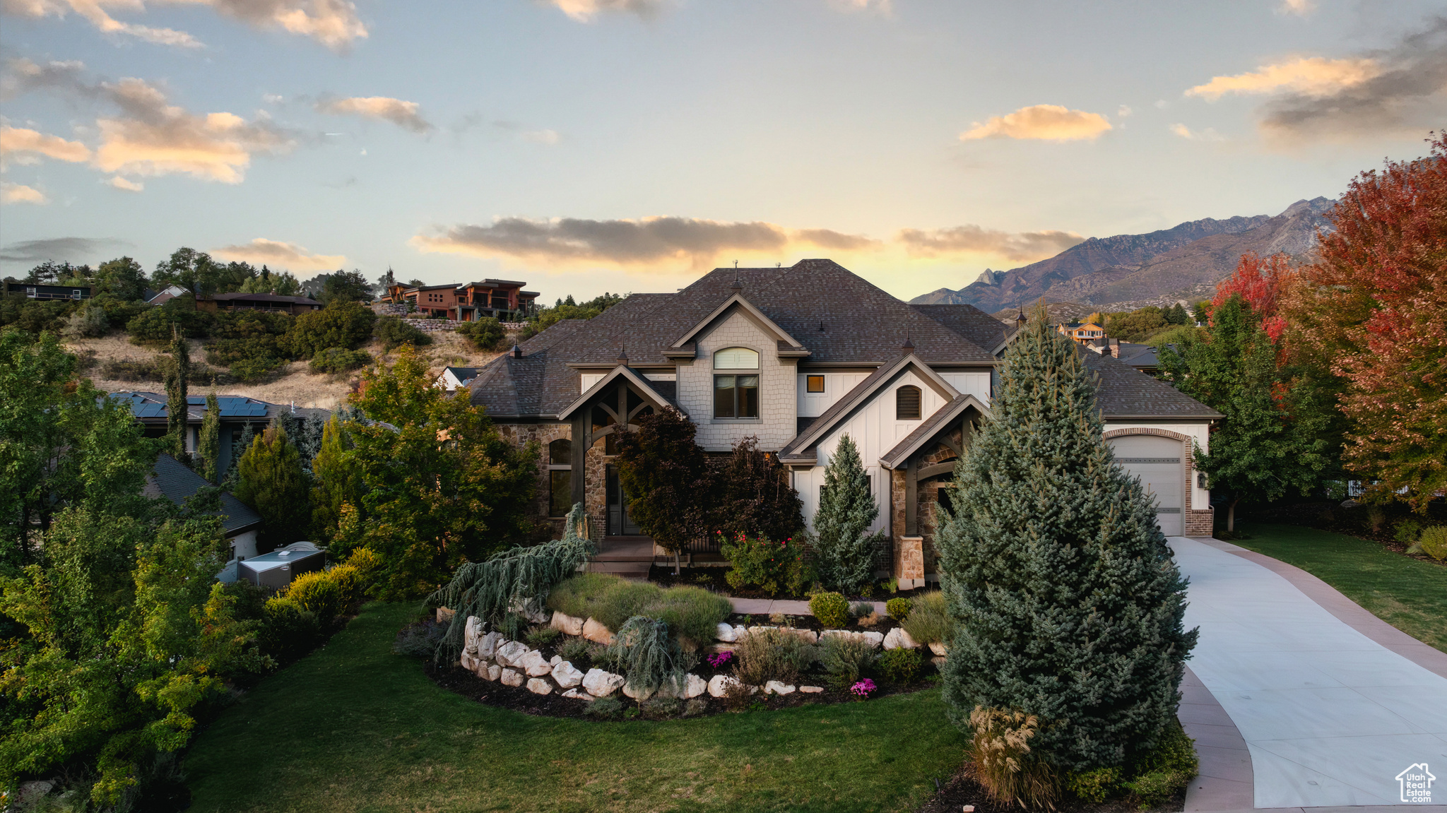 11 BENTBROOK LN