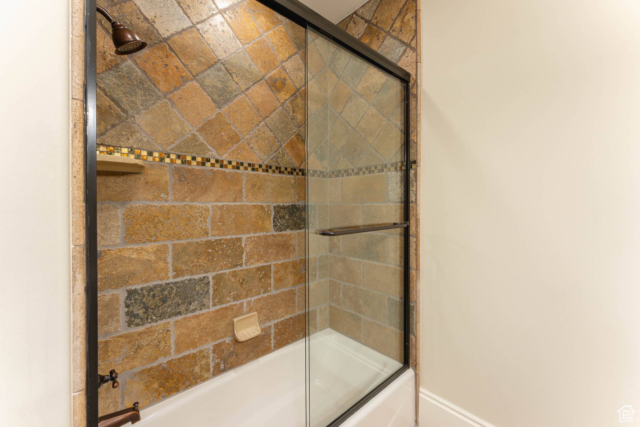11 BENTBROOK LN