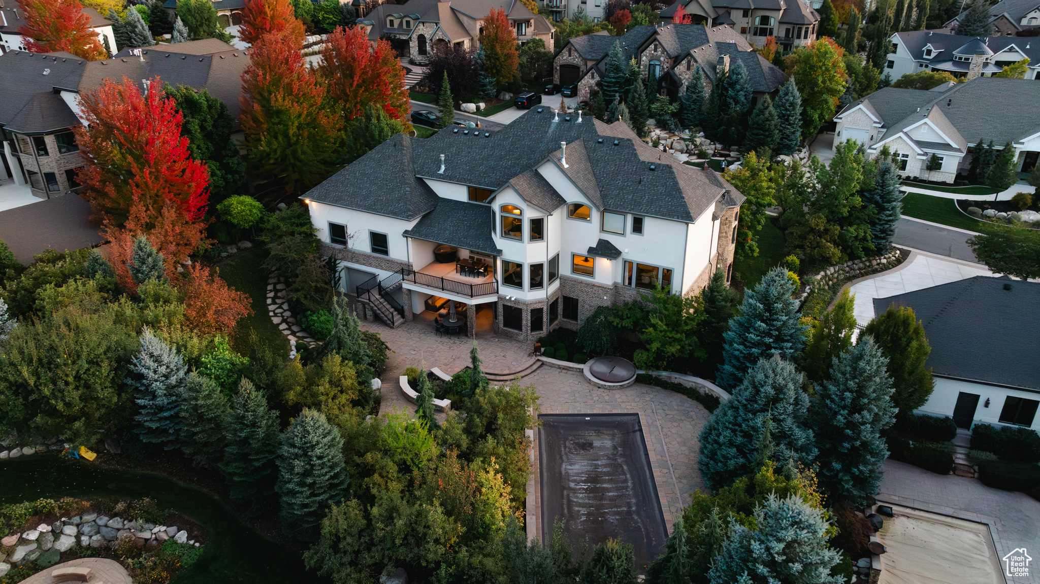11 BENTBROOK LN