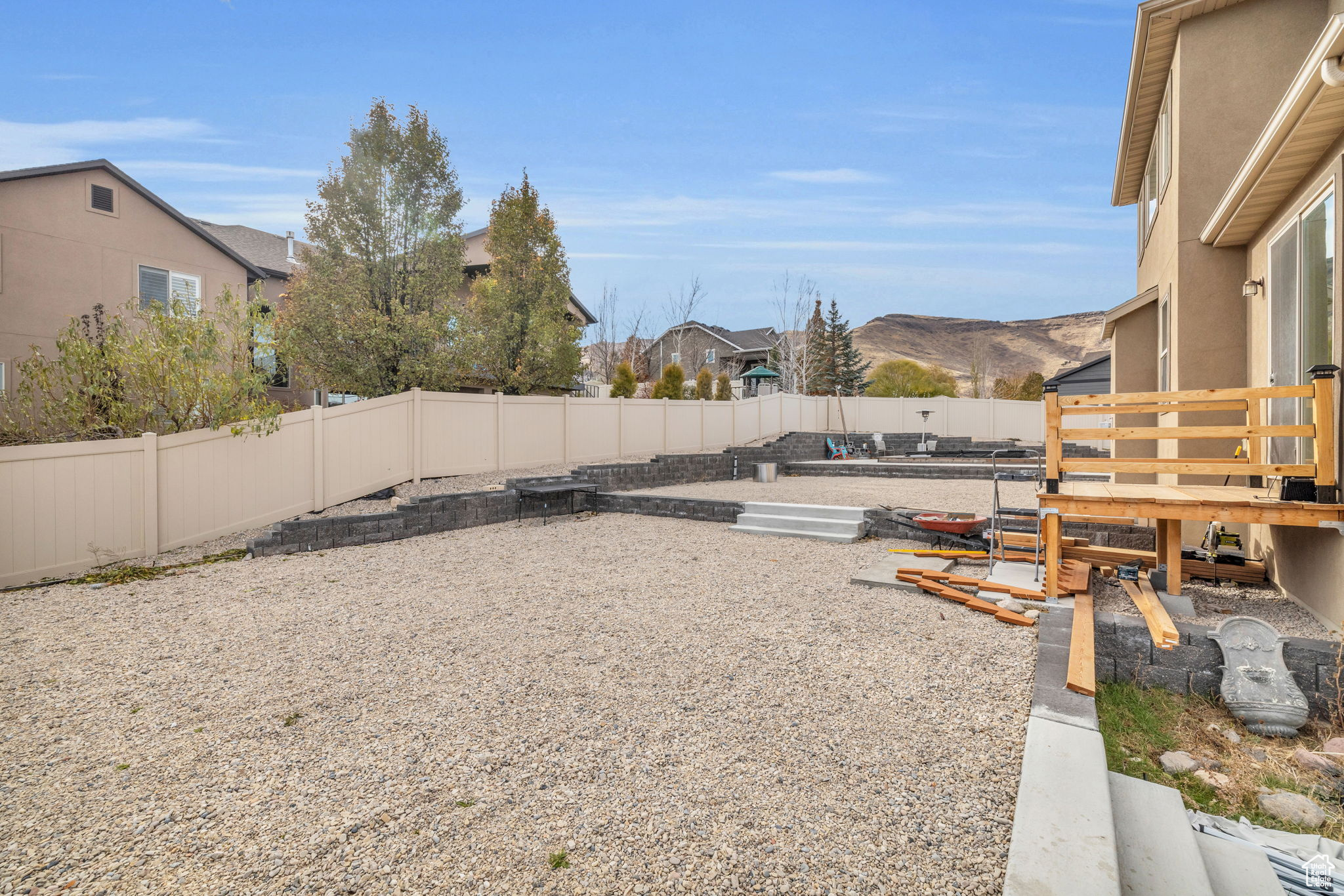 5229 W AMBERMONT DR