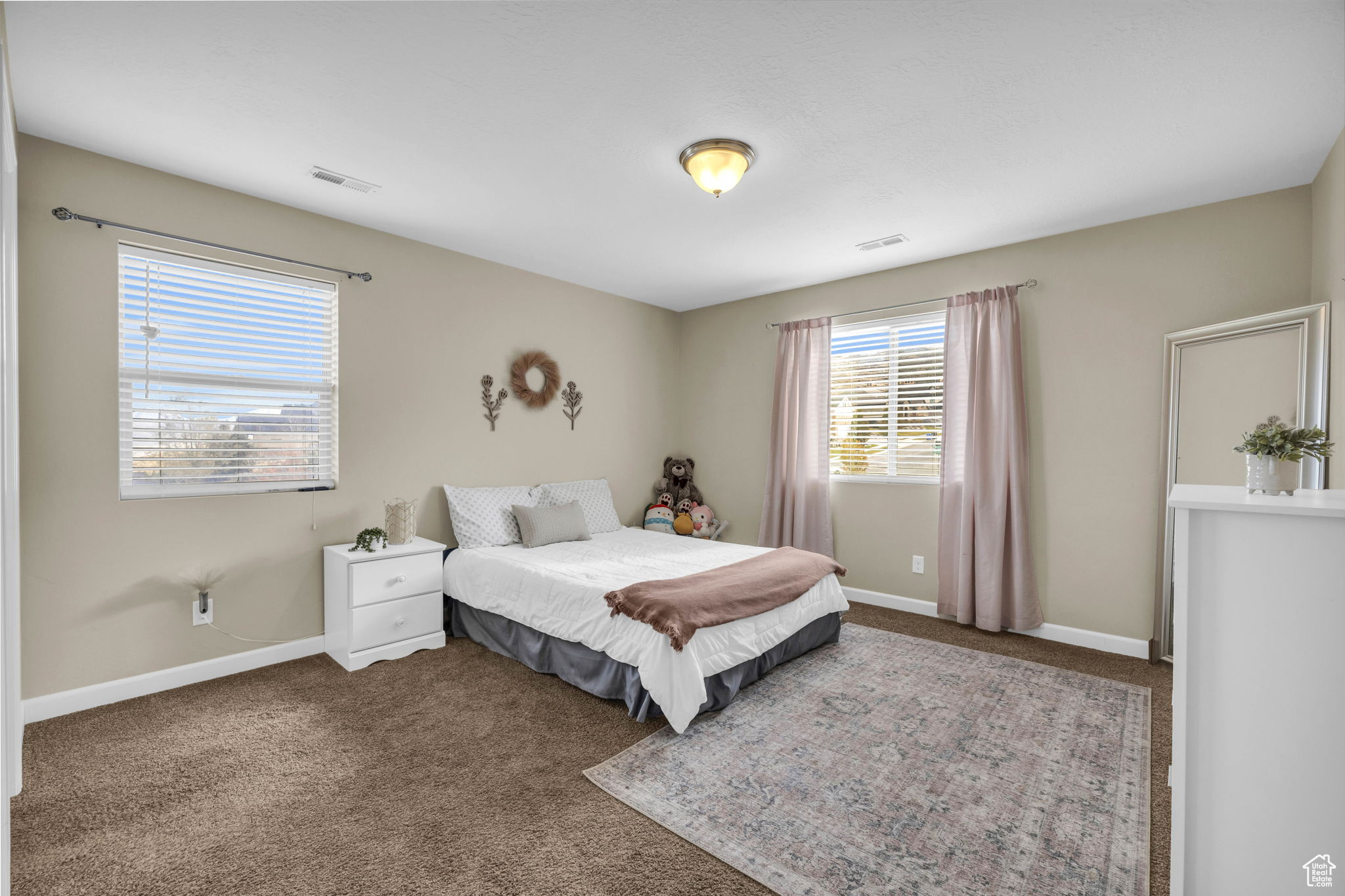 5229 W AMBERMONT DR