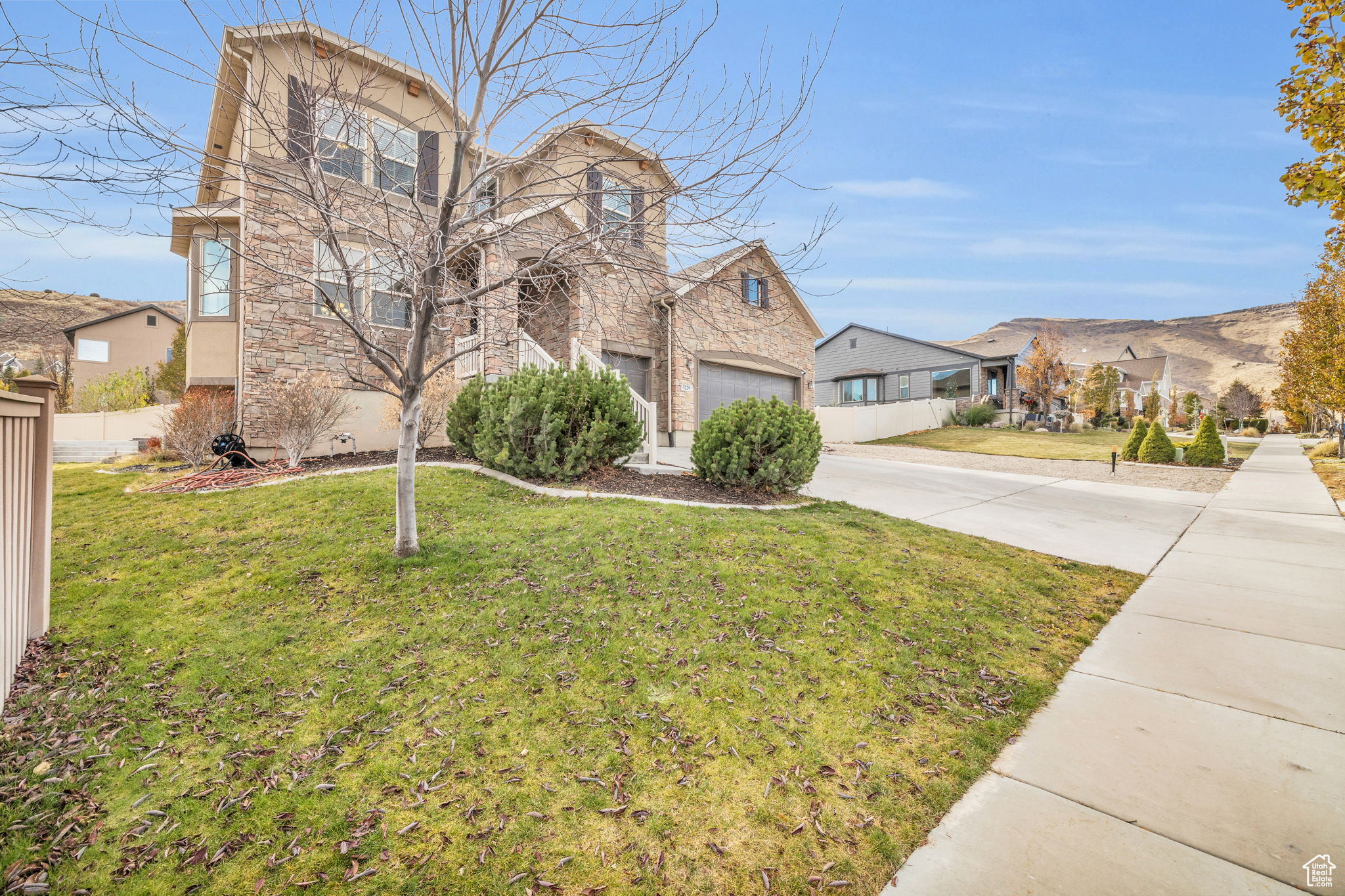 5229 W AMBERMONT DR