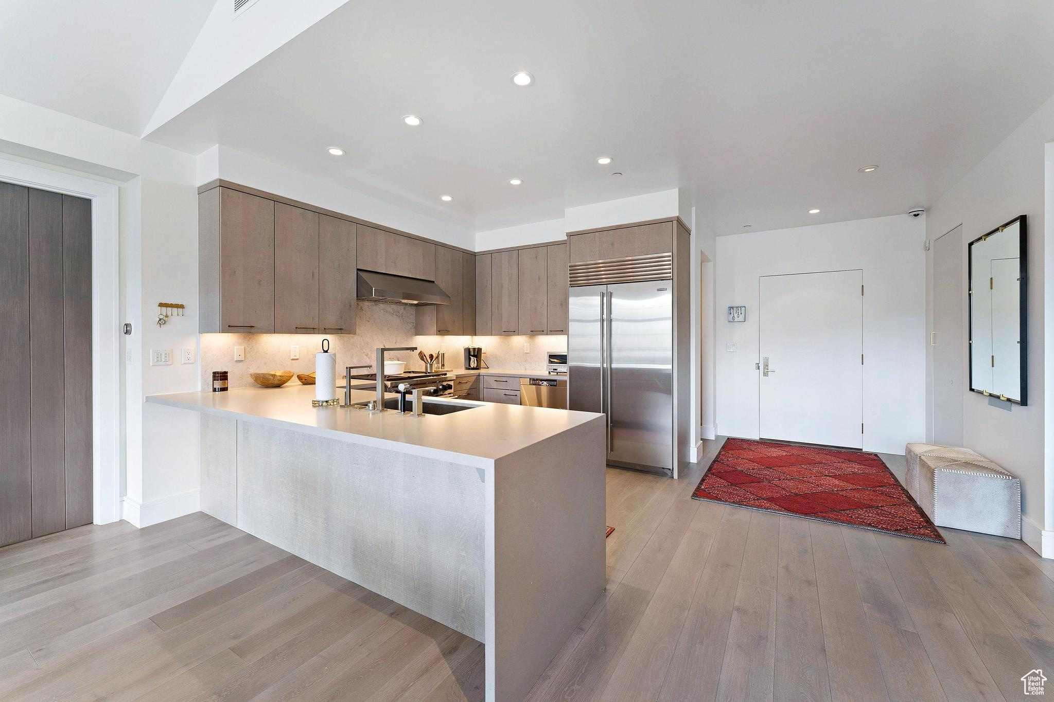 8894 EMPIRE CLUB DR #605