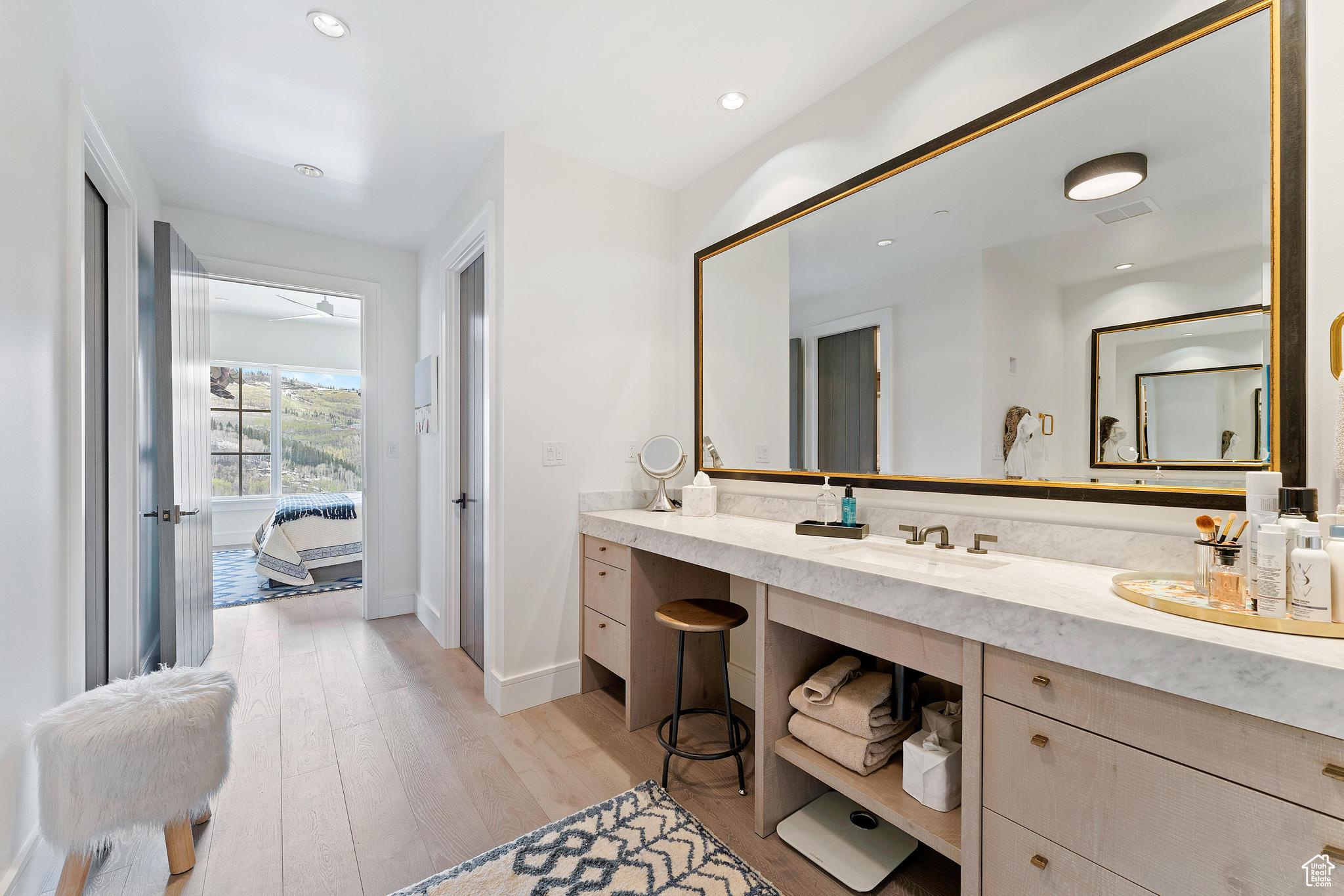 8894 EMPIRE CLUB DR #605