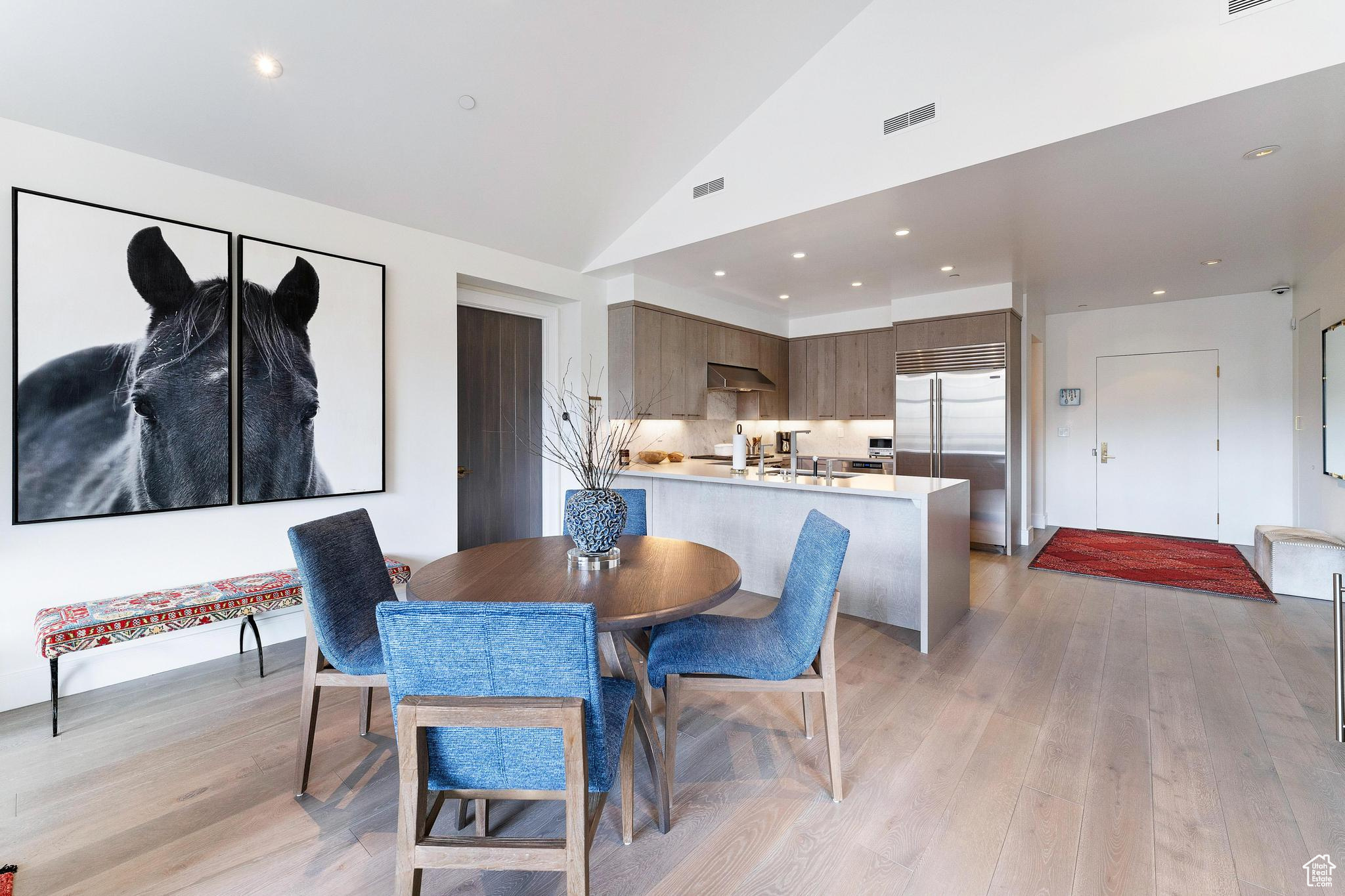 8894 EMPIRE CLUB DR #605