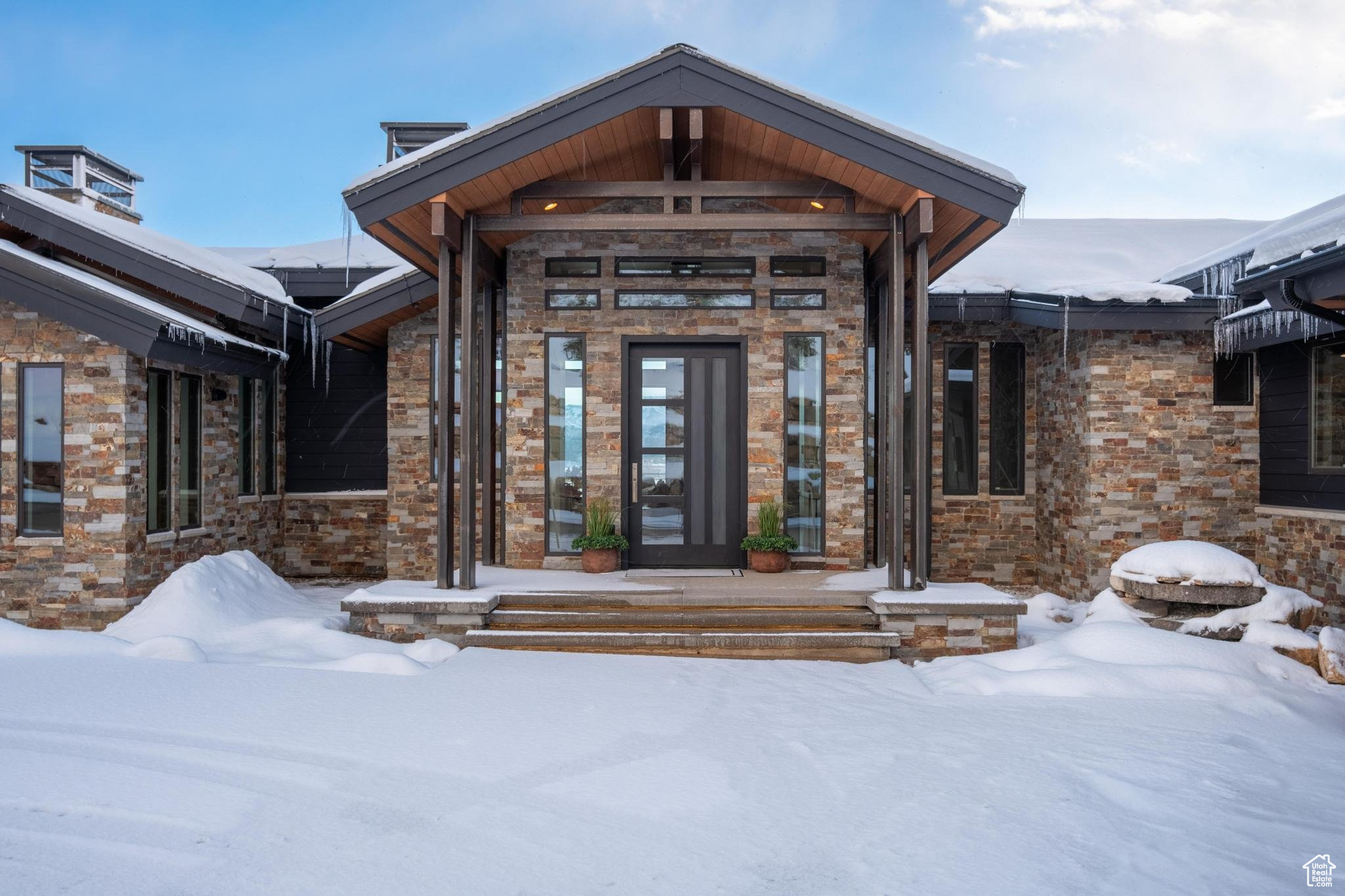 1163 W RED FOX RD