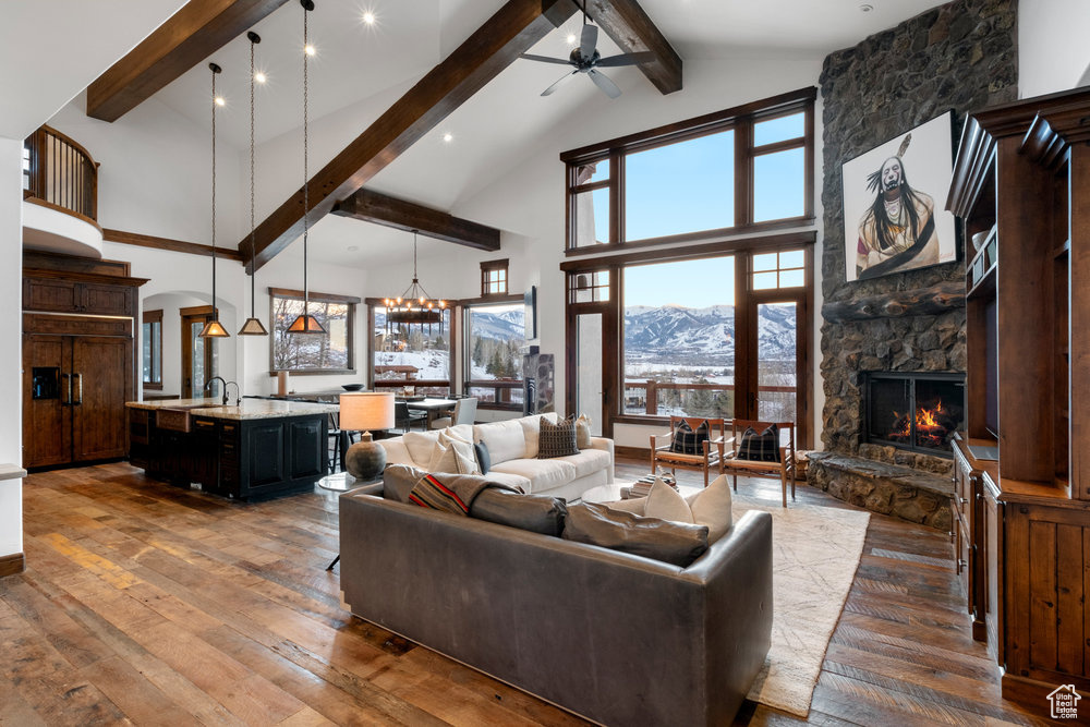 5985 MOUNTAIN RANCH DR