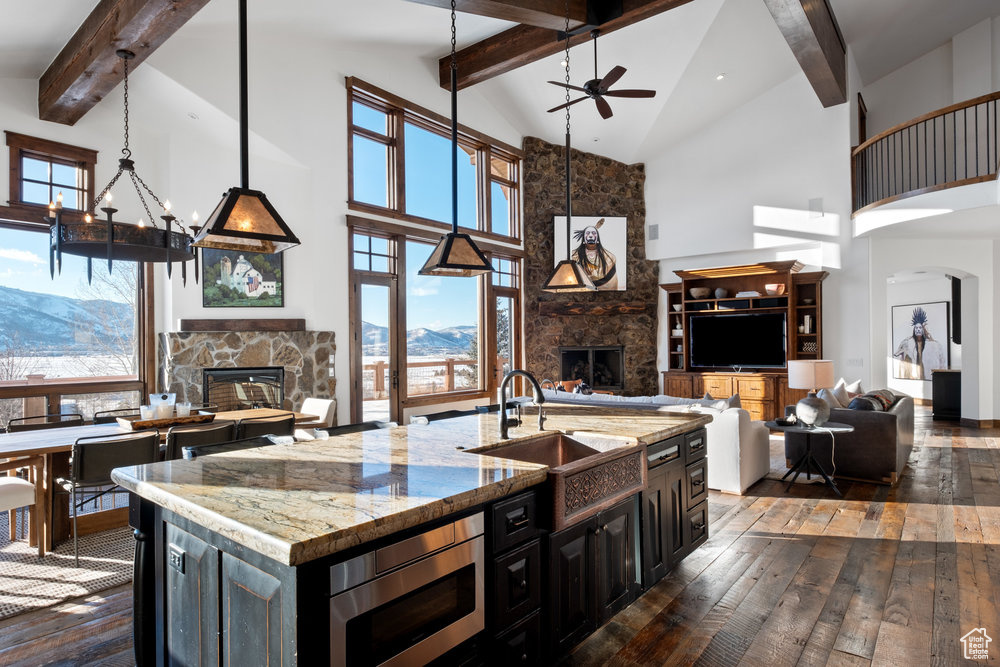 5985 MOUNTAIN RANCH DR
