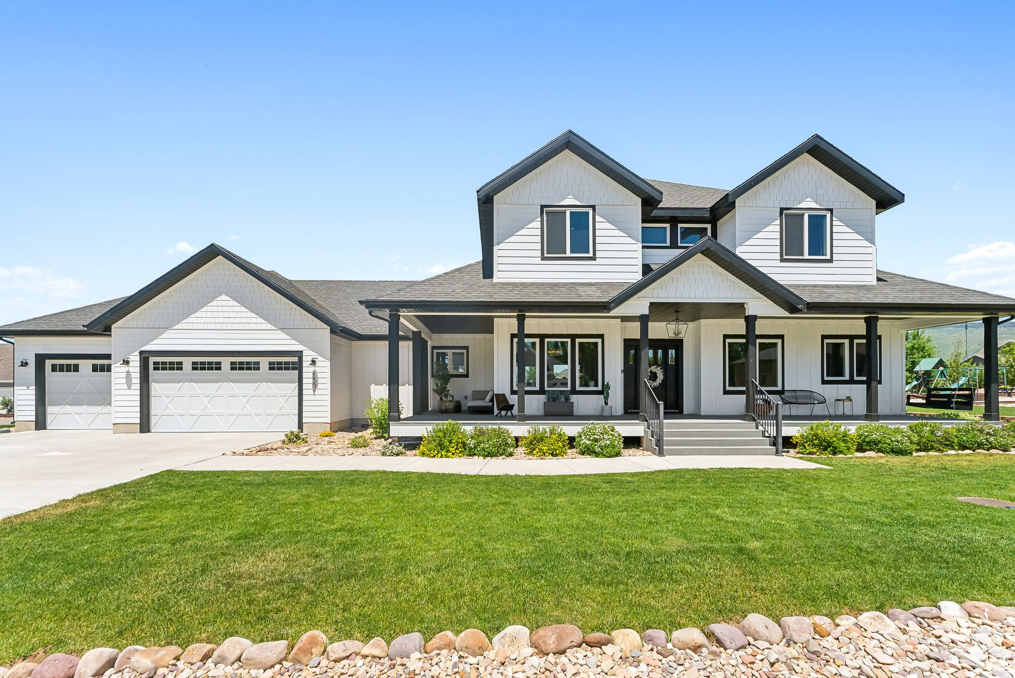 1501 BIRCH WAY