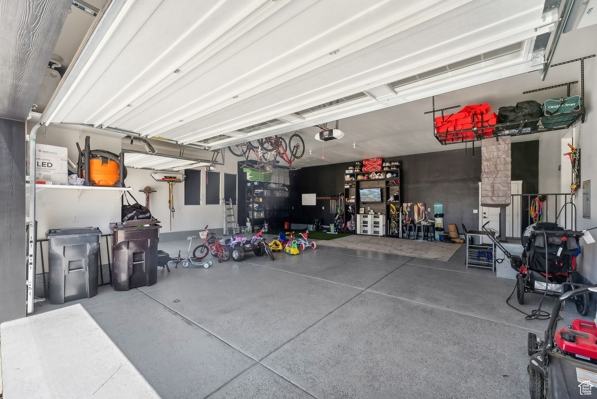 1501 BIRCH WAY