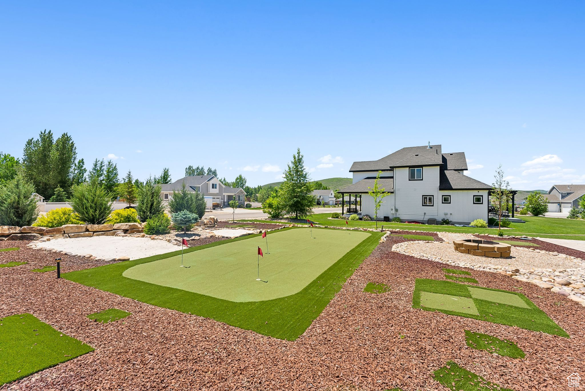 1501 BIRCH WAY