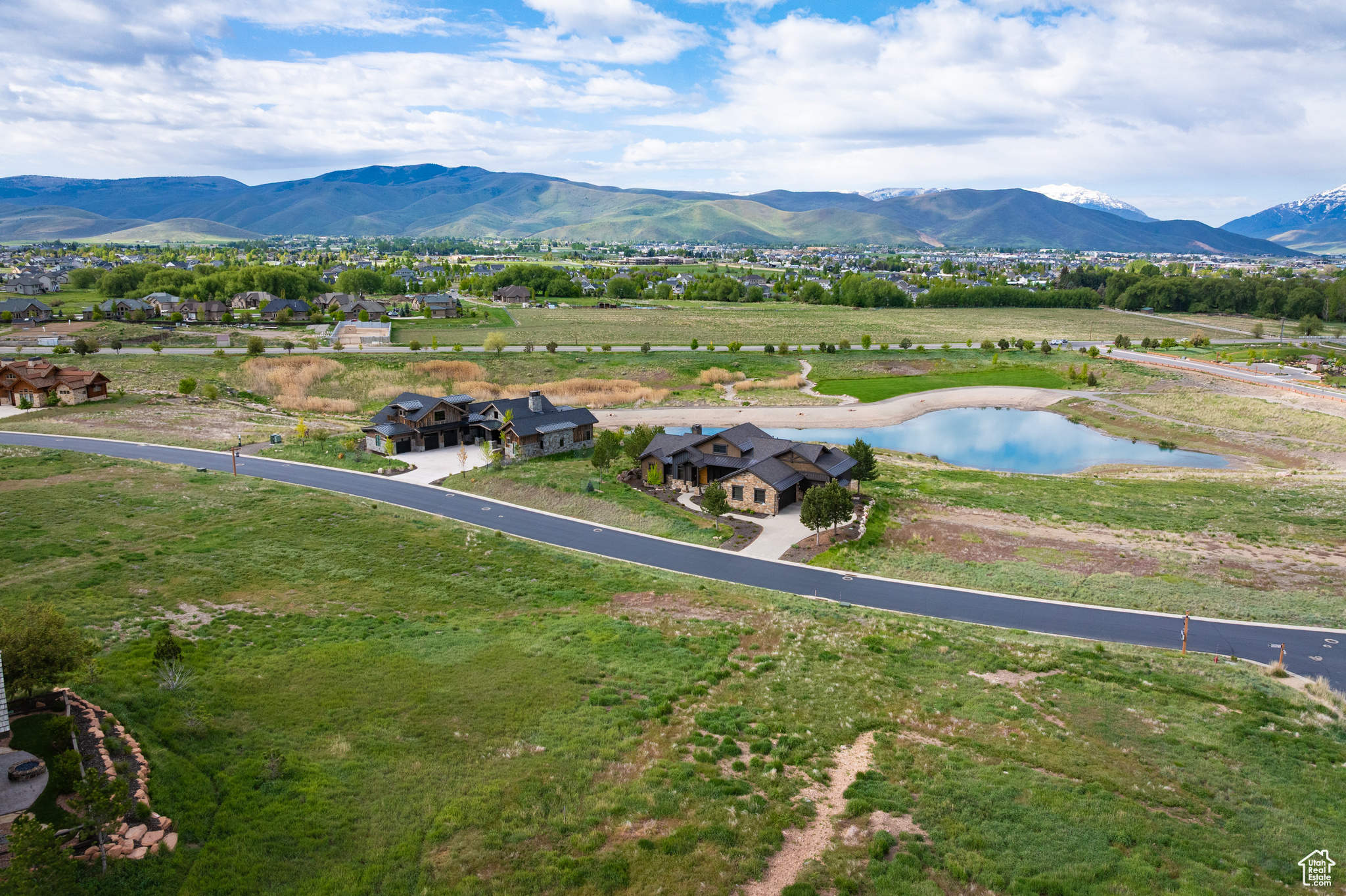 158 N HAYSTACK MOUNTAIN DR Unit: 13