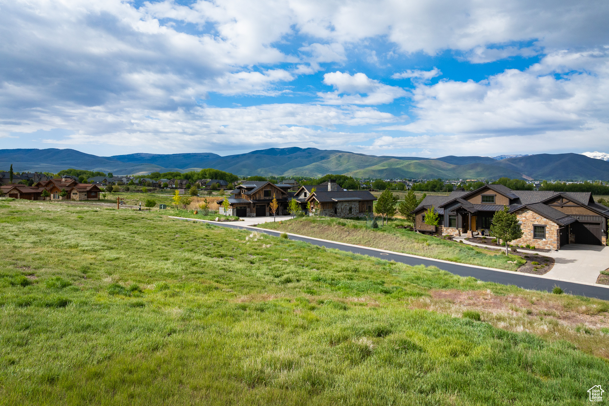 158 N HAYSTACK MOUNTAIN DR Unit: 13