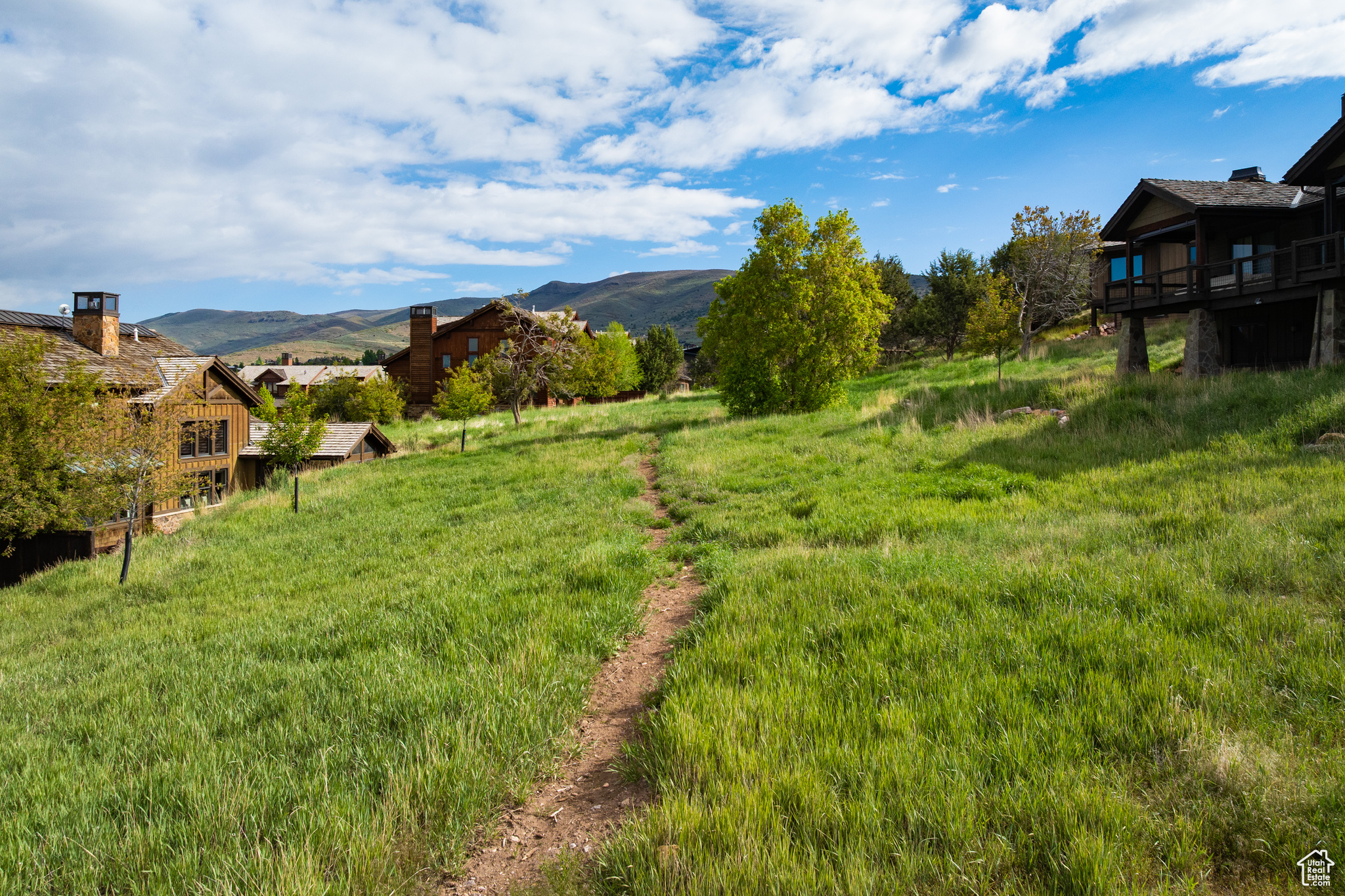 158 N HAYSTACK MOUNTAIN DR Unit: 13