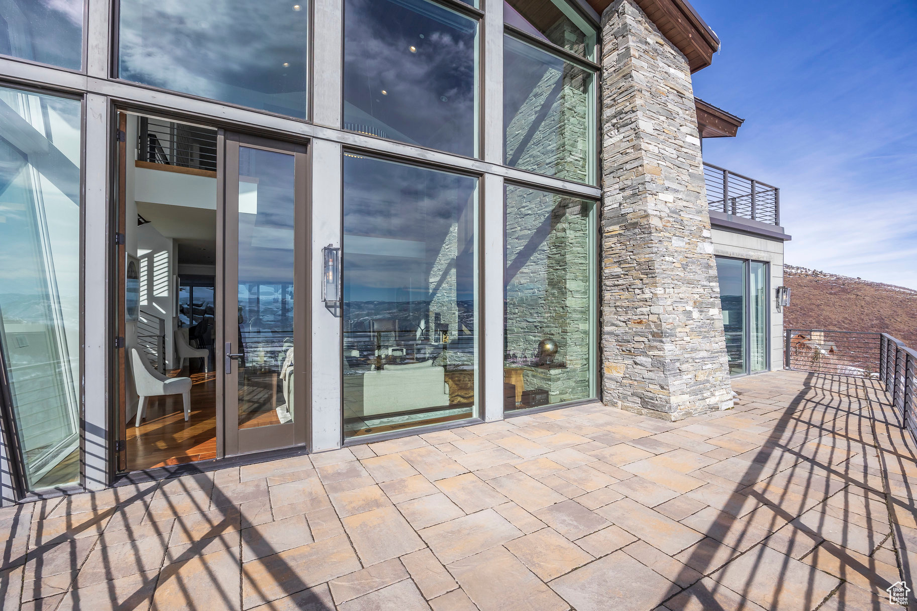 2908 W DEER POINTE DR