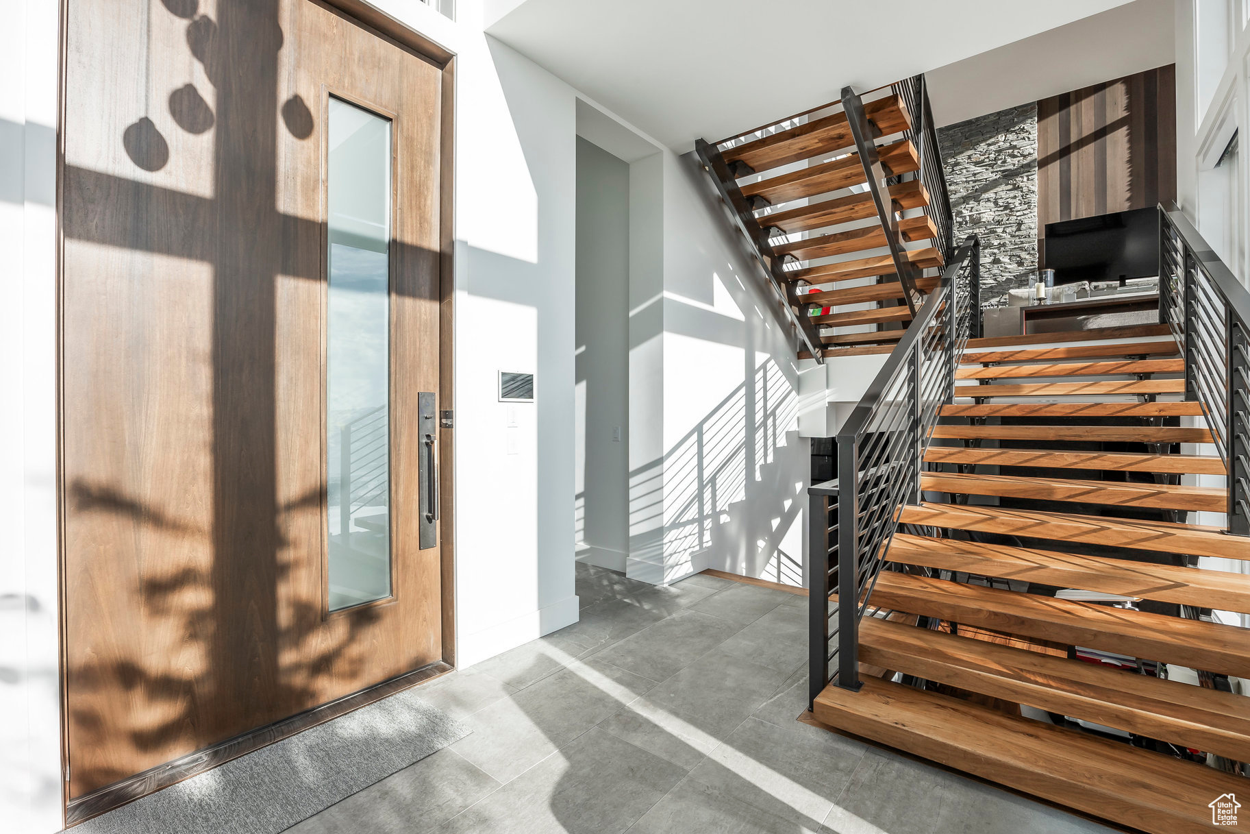 2908 W DEER POINTE DR