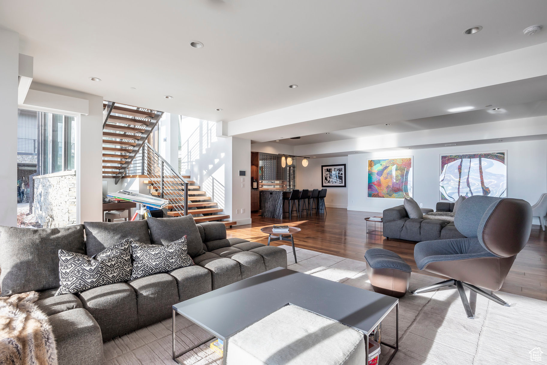 2908 W DEER POINTE DR