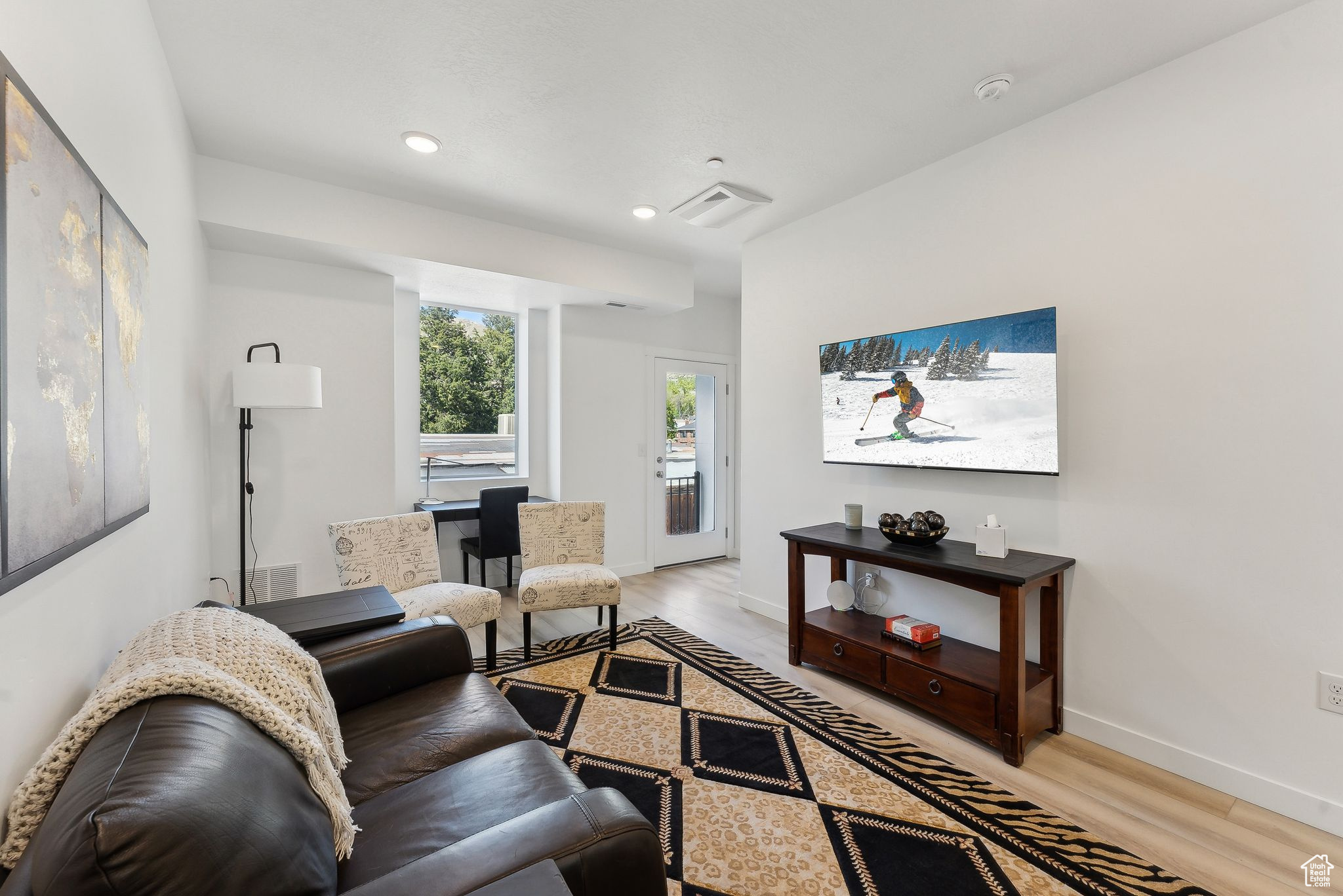 306 W AZURE SKY LN