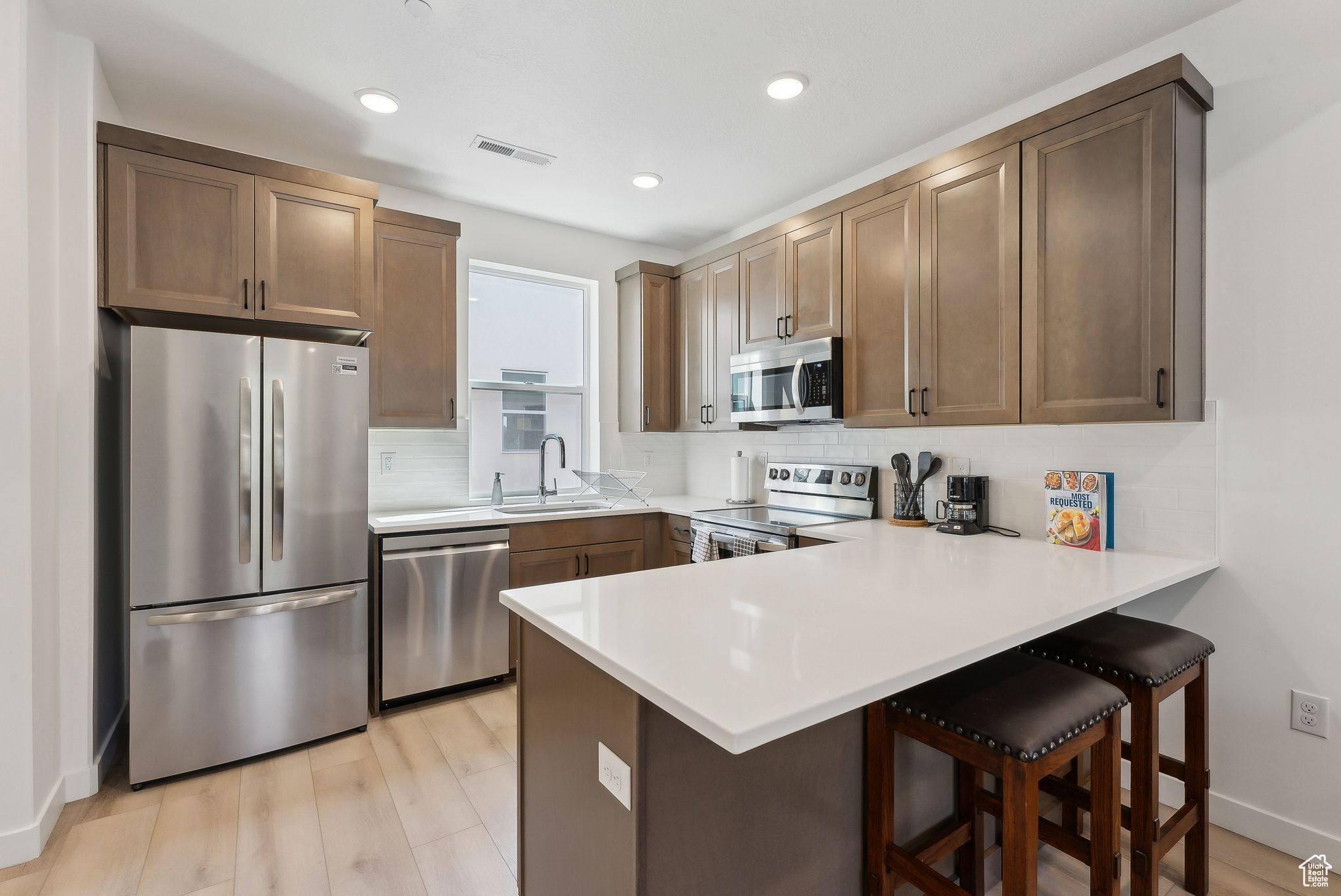 306 W AZURE SKY LN
